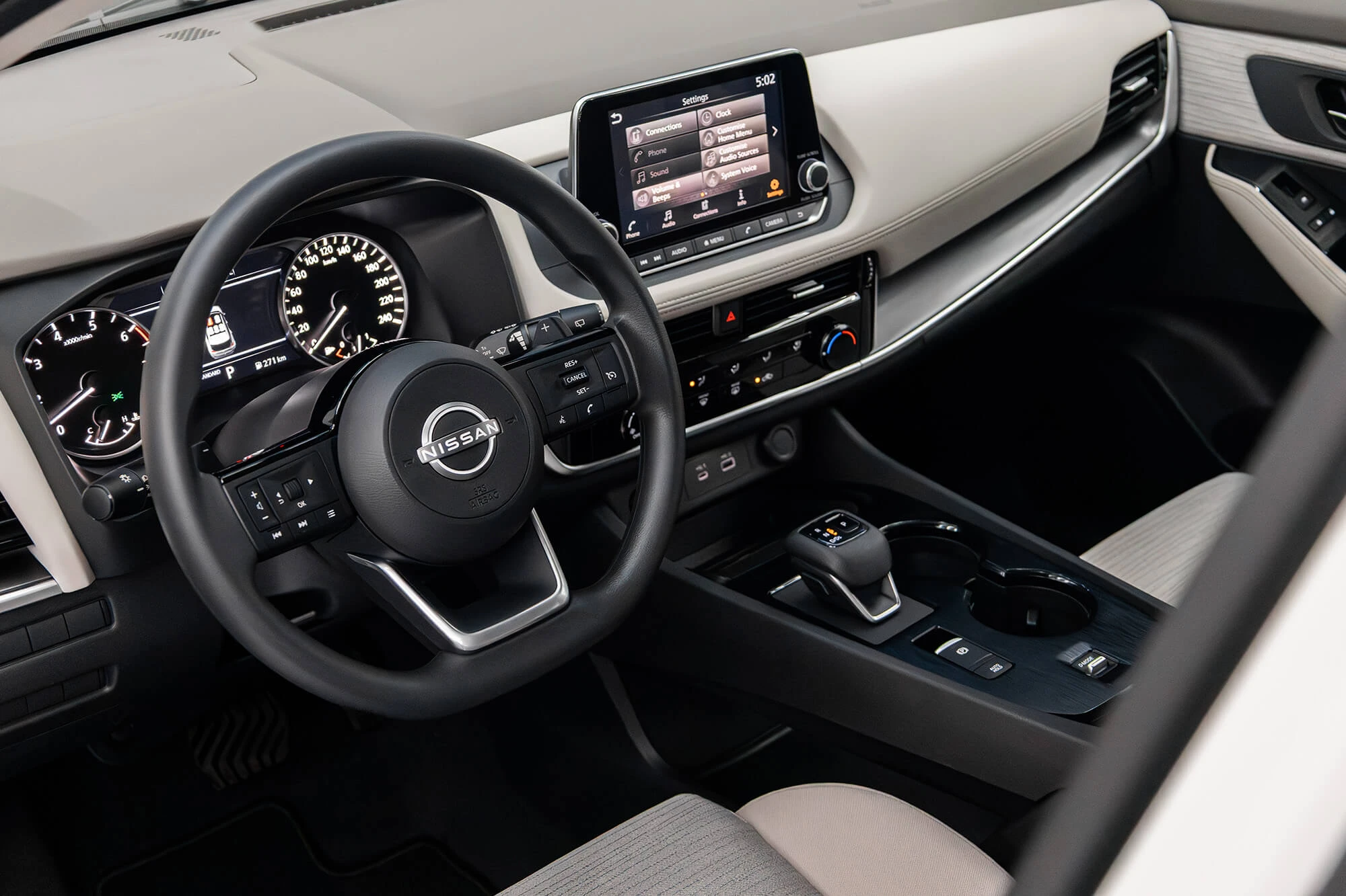 Nissan X-Trail White