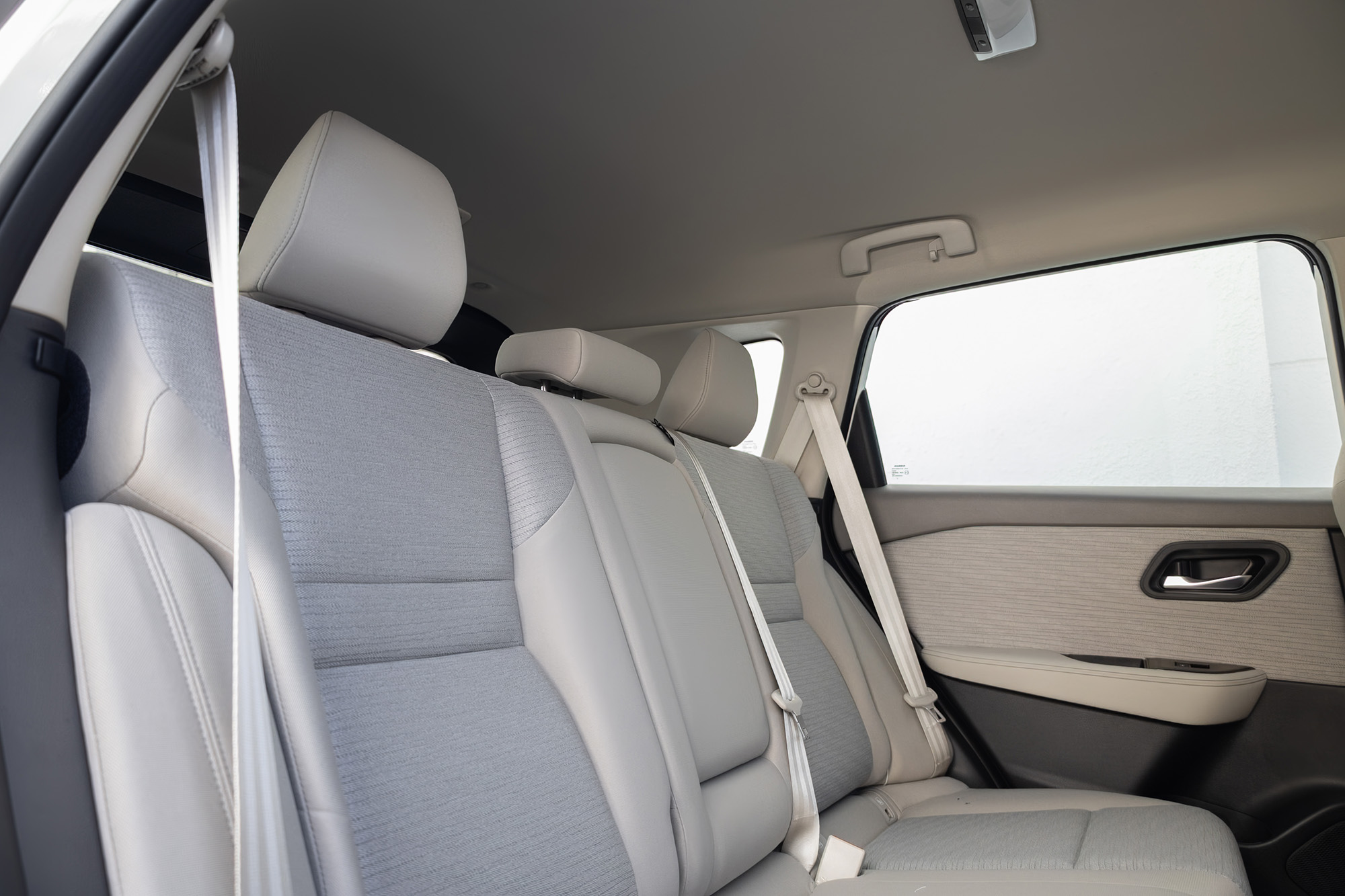 Nissan X-Trail White