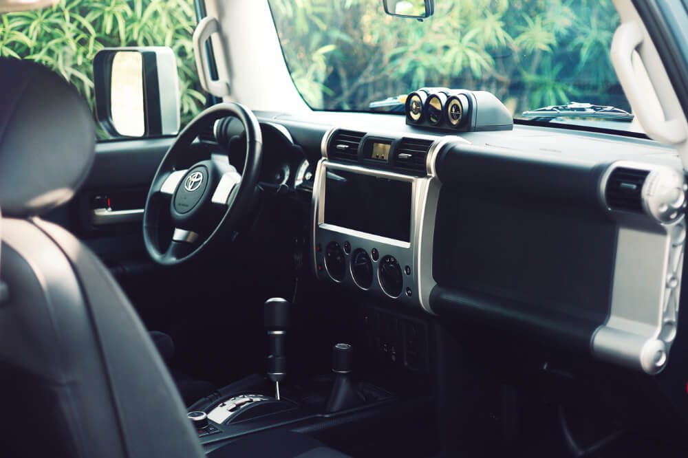 Key Features and Overview of the Toyota FJ Cruiser toyota fj cruiser interior
