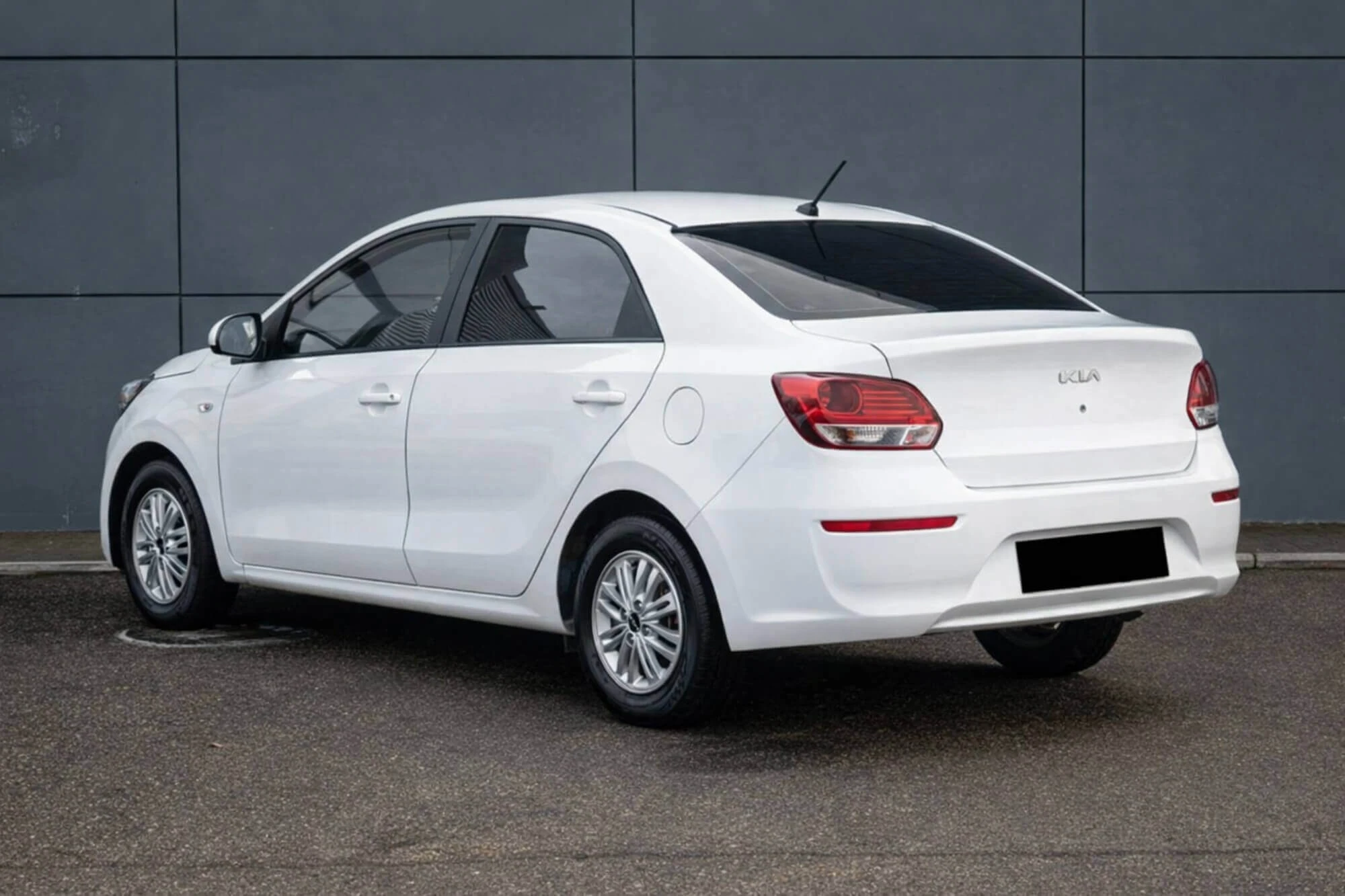 Kia Pegas Bianco Kia Pegas Bianco