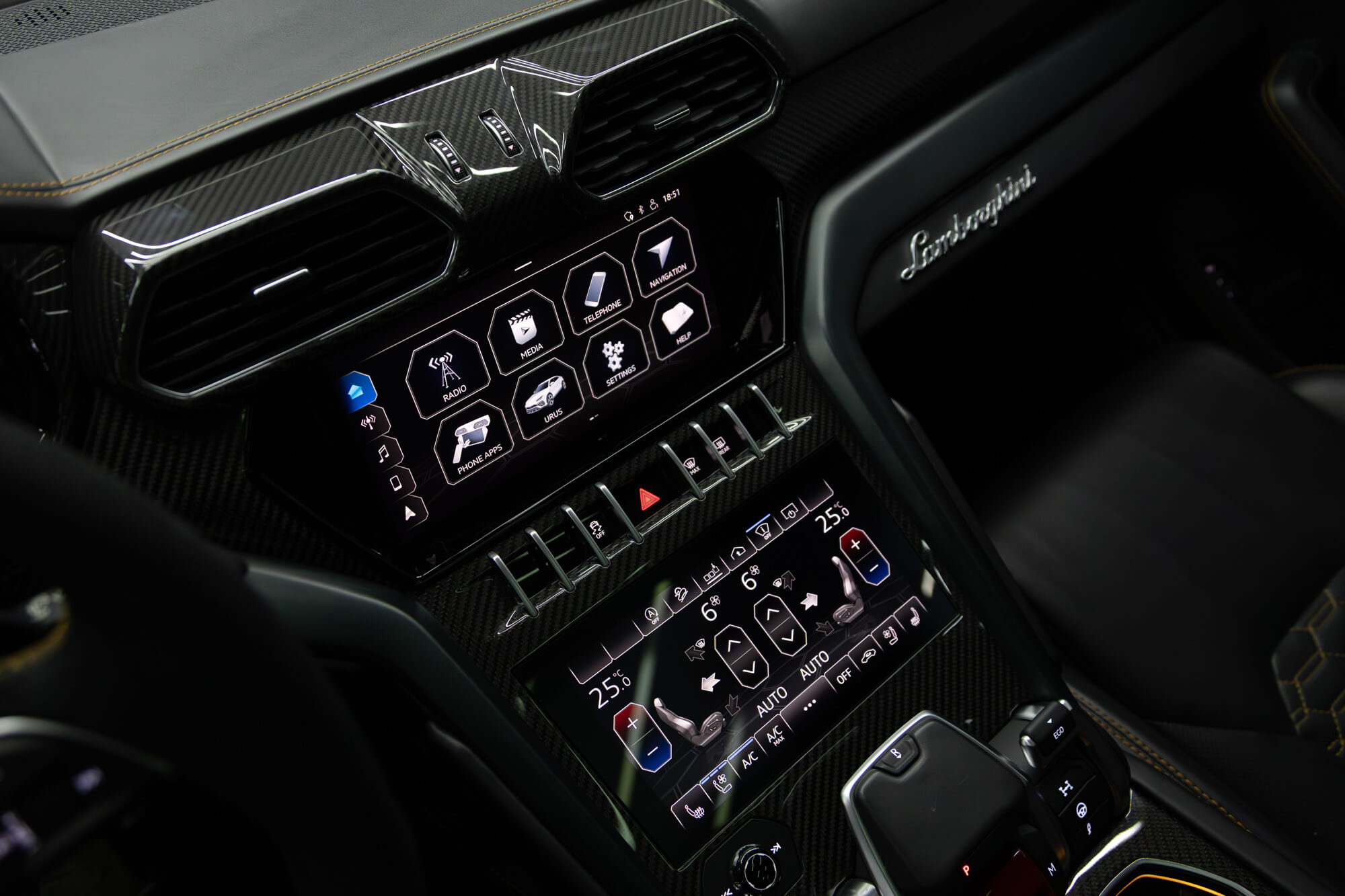 Lamborghini Urus Черный матовый Lamborghini Urus Черный матовый