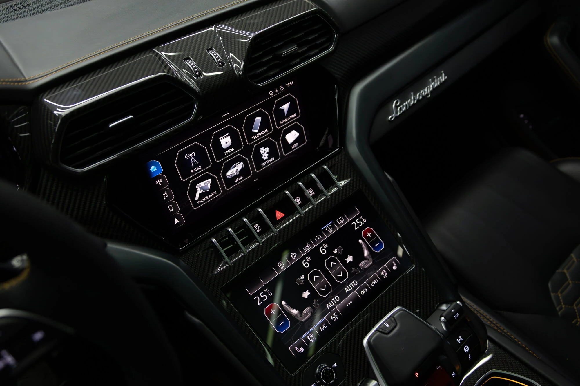 Lamborghini Urus Black Matte