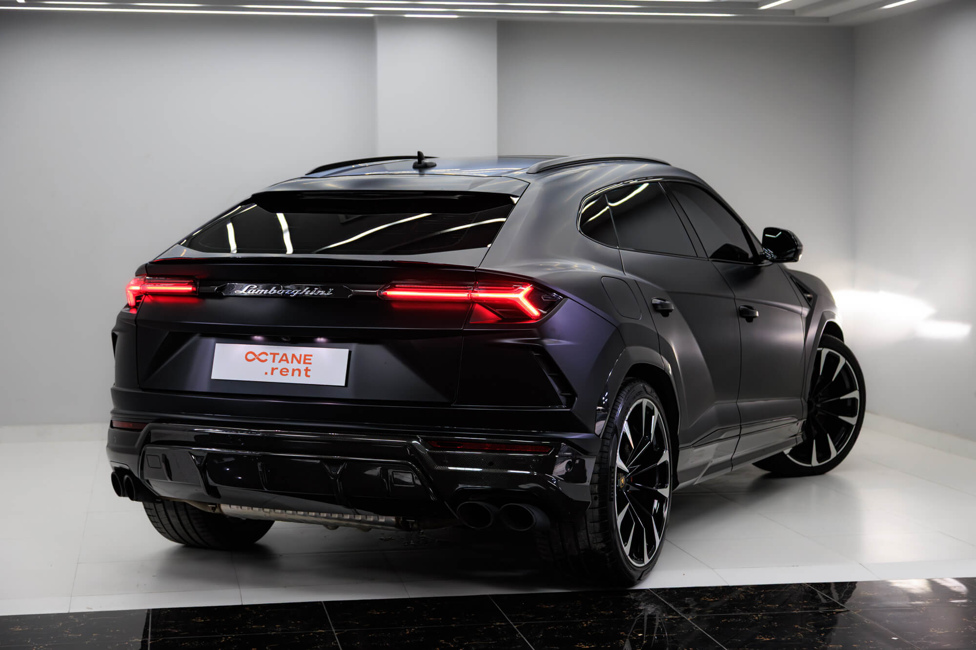 Lamborghini Urus Черный матовый Lamborghini Urus Черный матовый