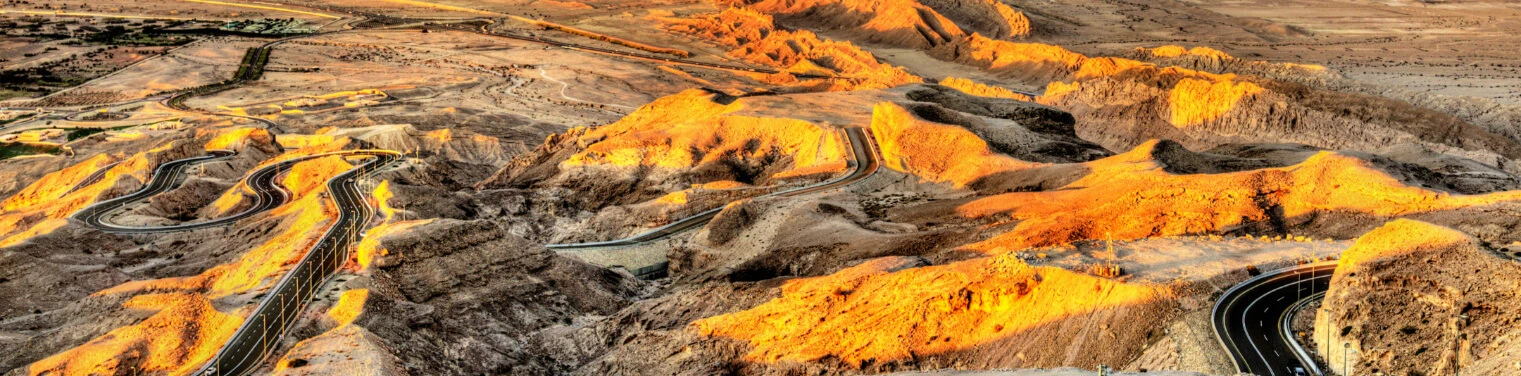 从阿布扎比和迪拜出发的杰贝勒哈菲特驾驶指南