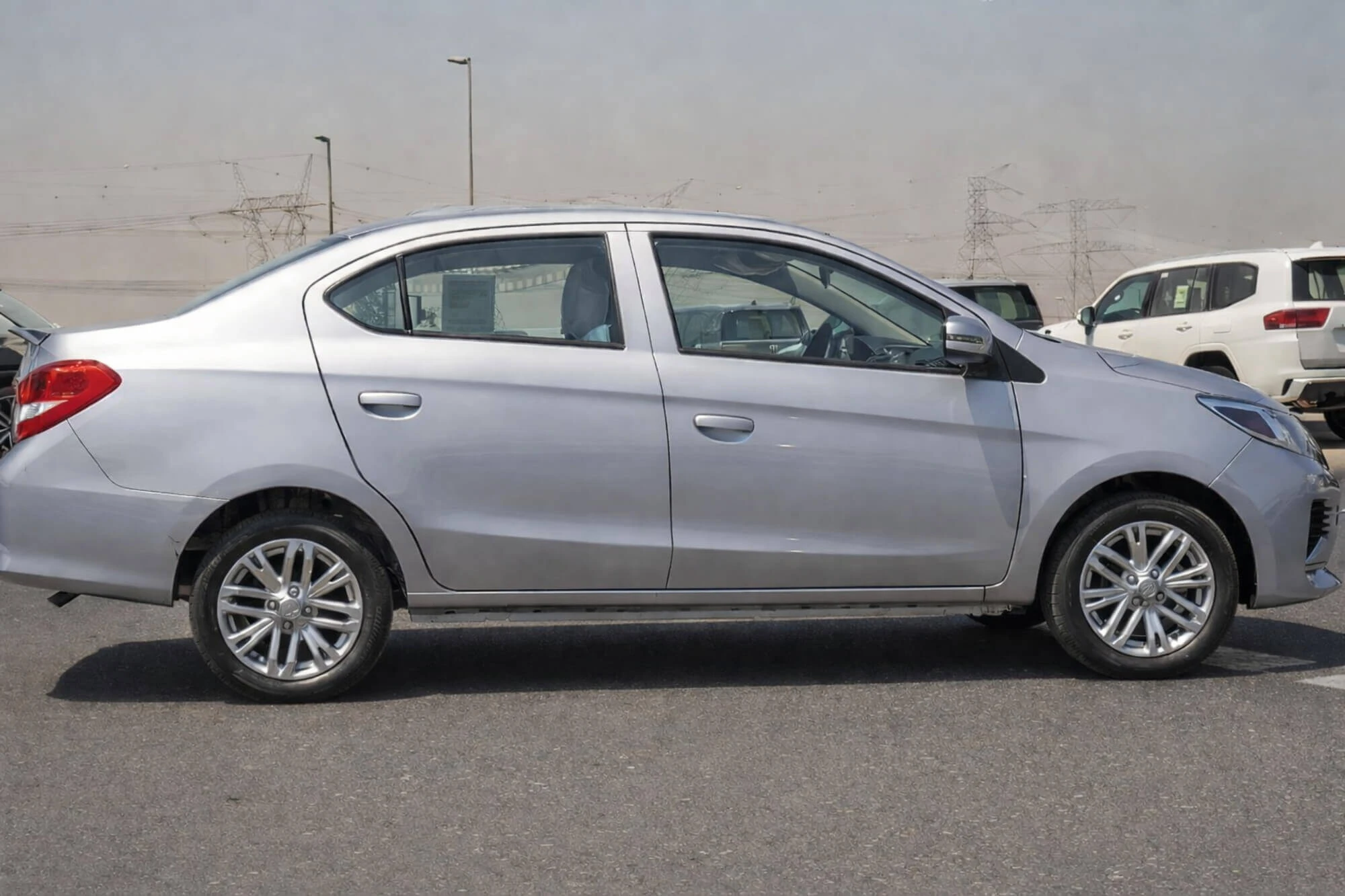 Mitsubishi אטרג' סילבר