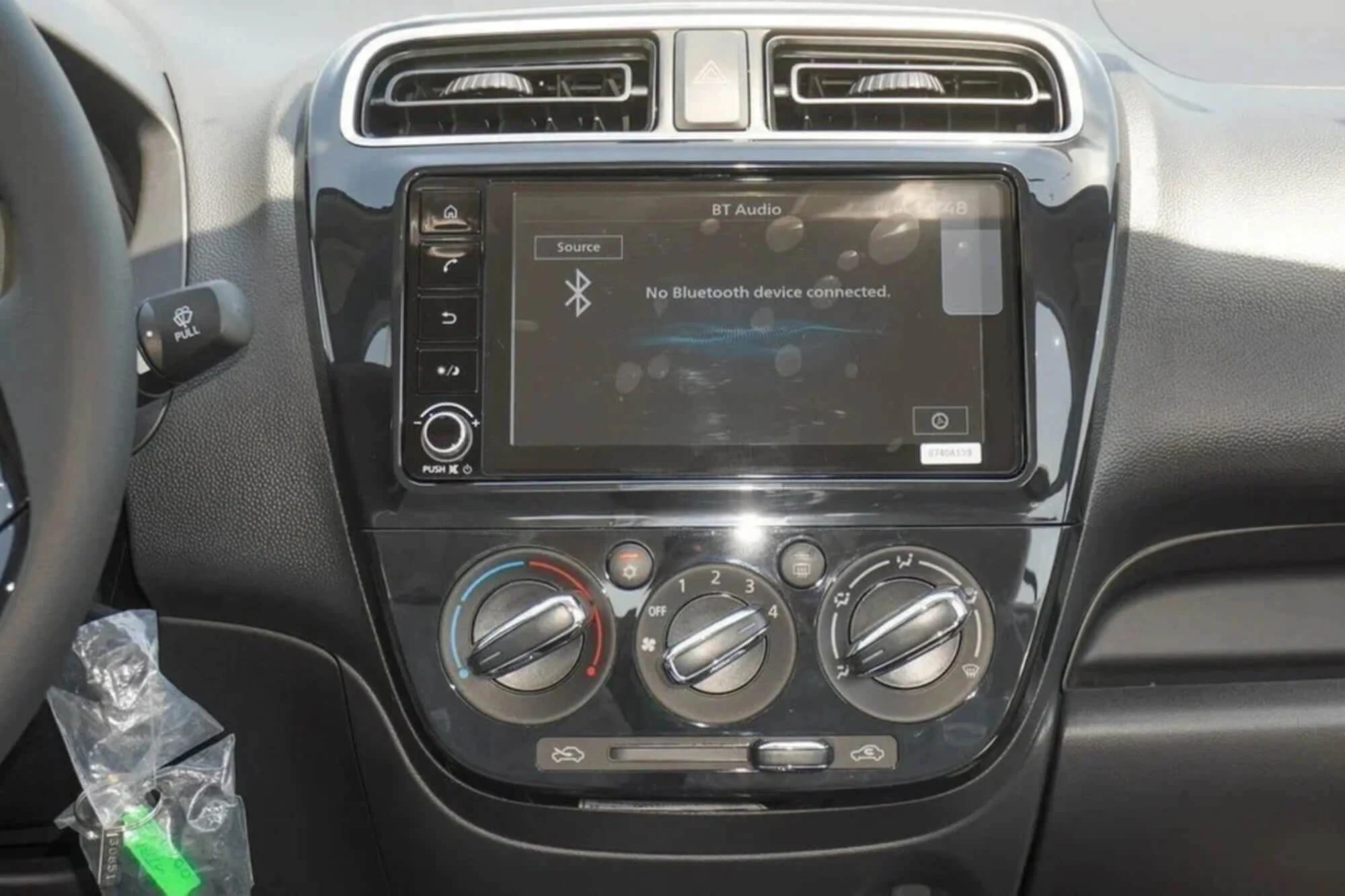 Mitsubishi אטרג' סילבר Mitsubishi אטרג' סילבר