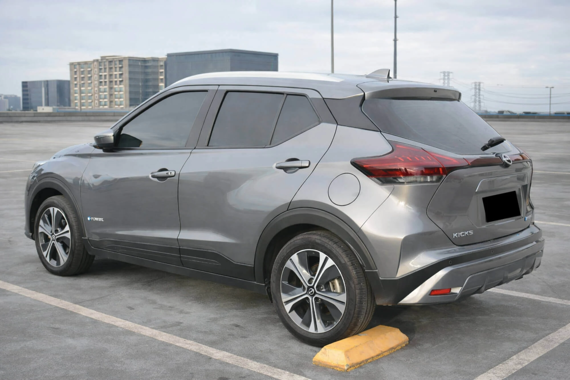 Nissan Kicks אפור Nissan Kicks אפור