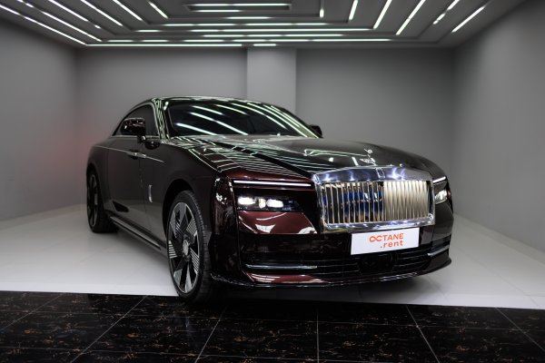 Rolls Royce Spectre Schwarzer Kirschbaum