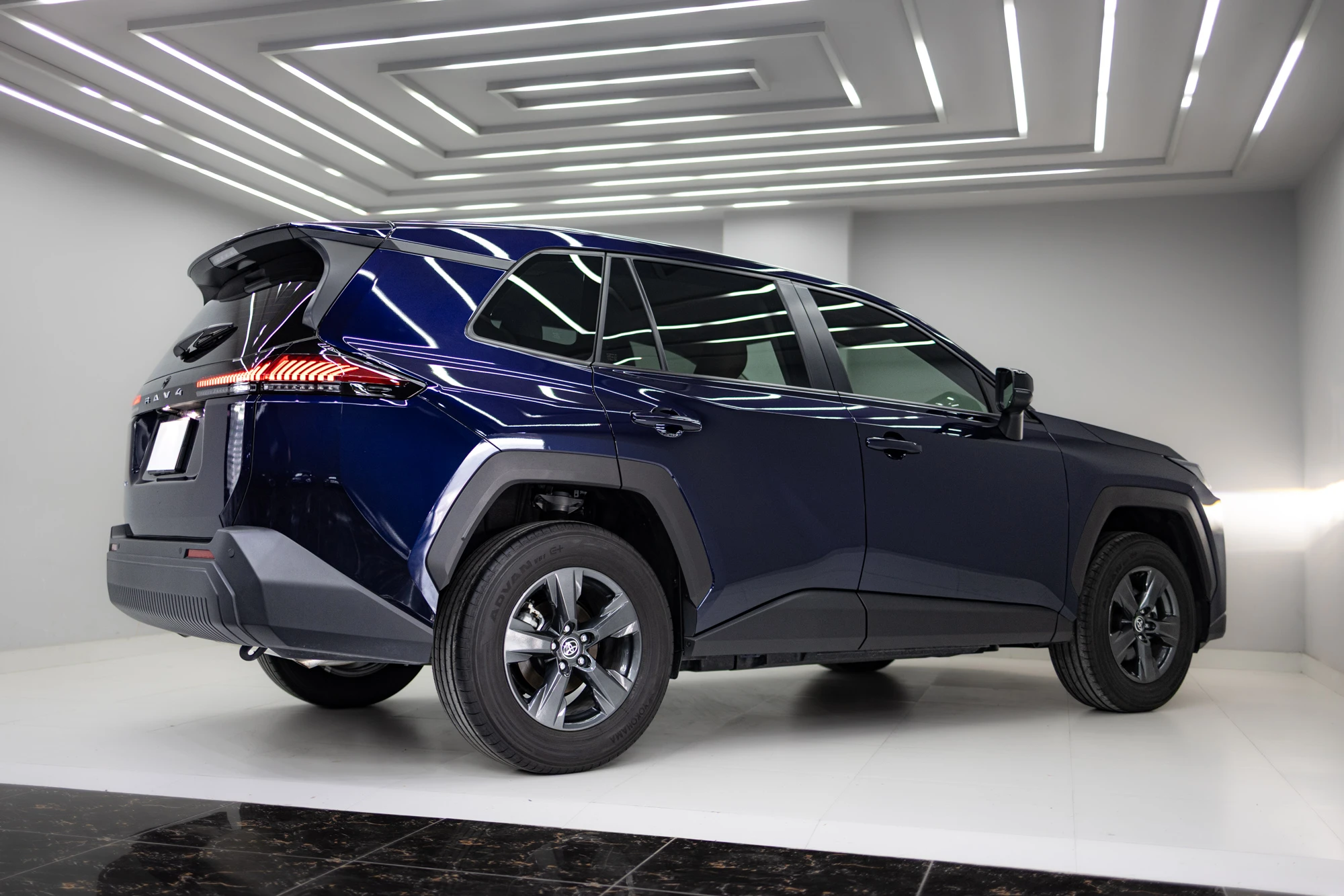 Toyota RAV4 Neue Generation Dunkelblau