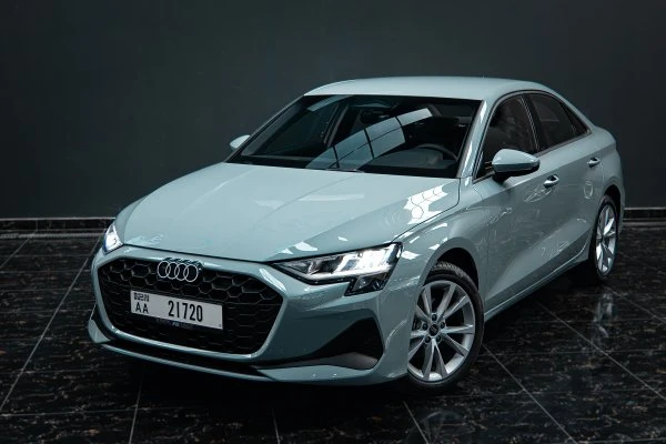 Audi A3 דור חדש אפור