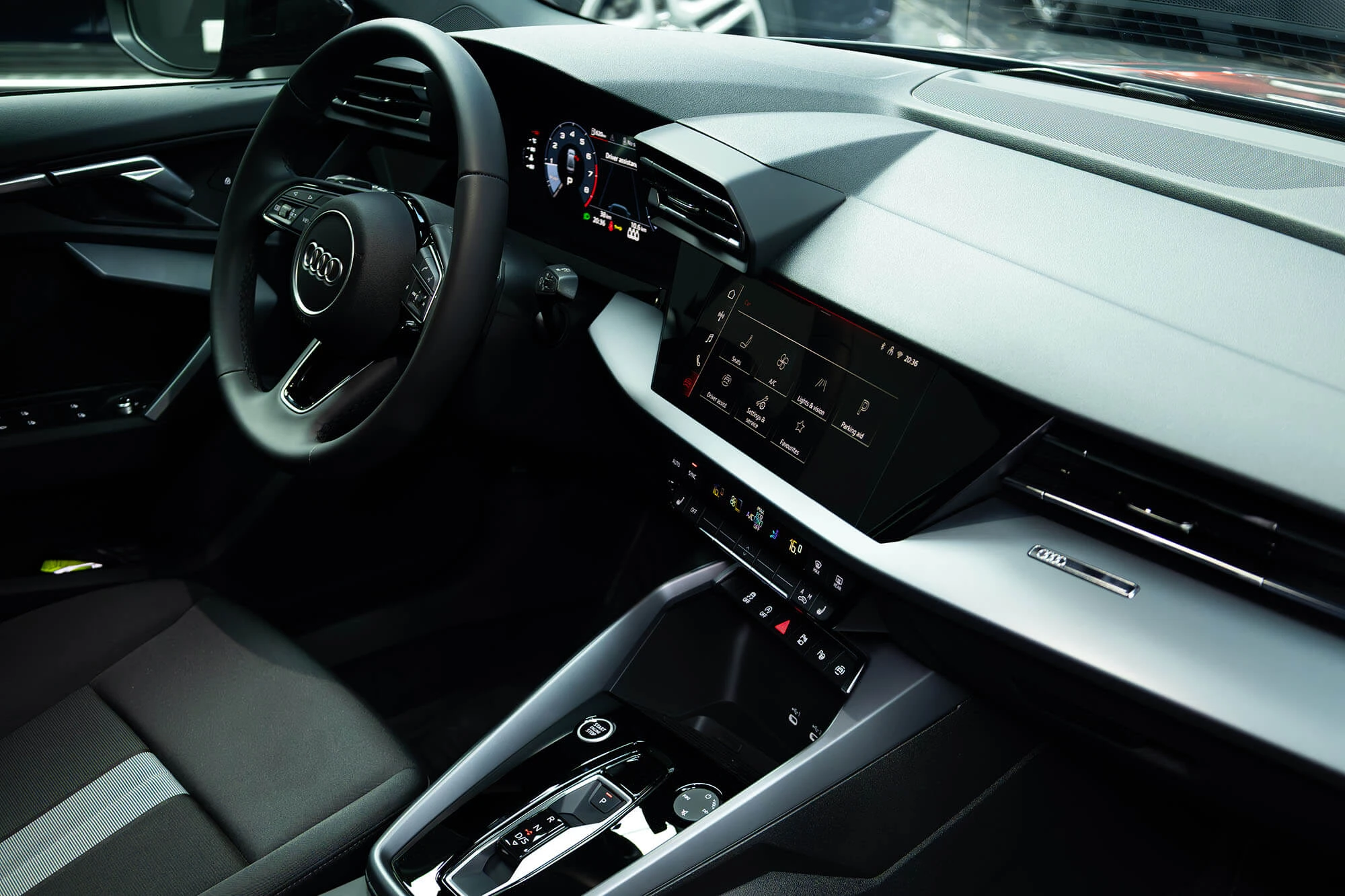 Audi A3 דור חדש אפור כהה