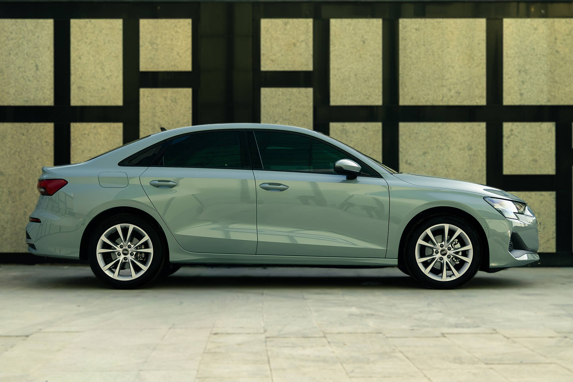 Audi A3 דור חדש אפור