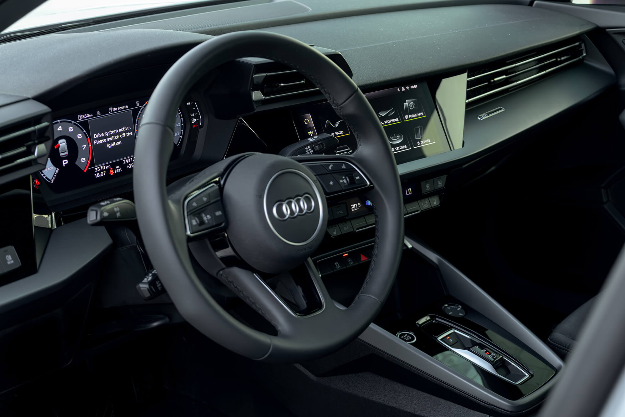 Audi A3 דור חדש אפור