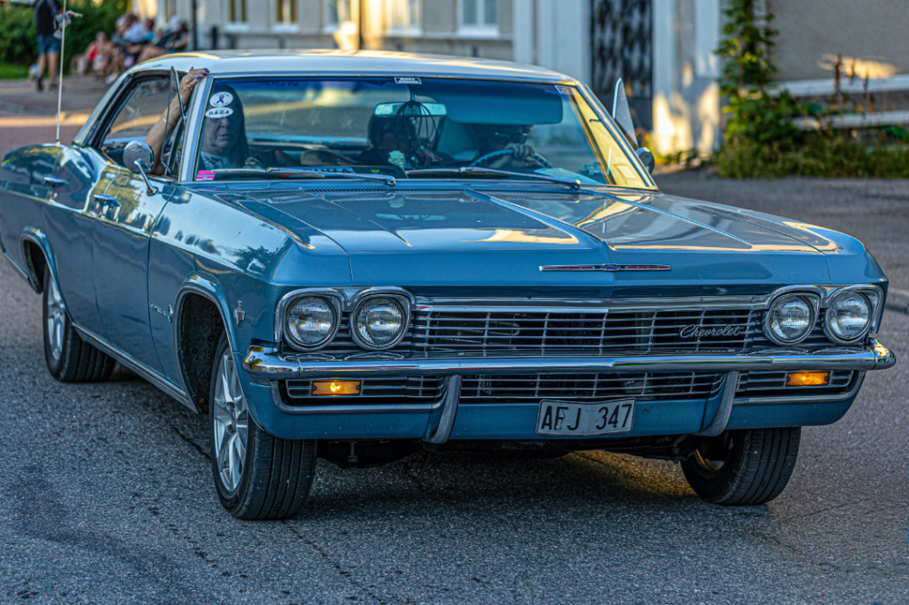 מדוע האימפלה Chevrolet משנת 1967 הפכה לקלאסיקה אמריקאית שברולט אימפלה על הכביש