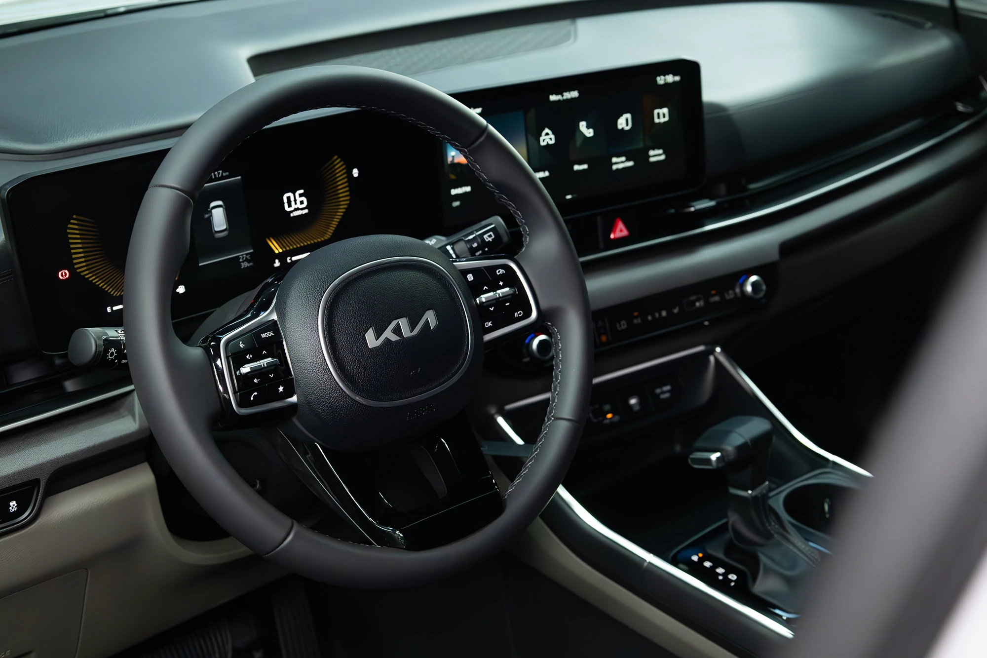 Kia Carnival Neue Generation Silber Kia Carnival Neue Generation Silber