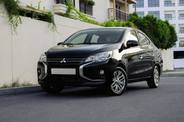 Mitsubishi Attrage Black