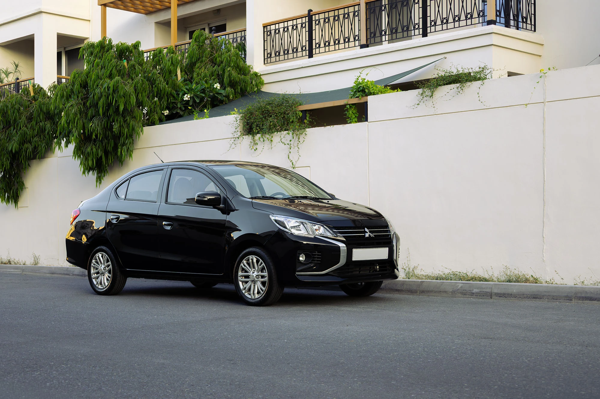 Mitsubishi Attrage Black