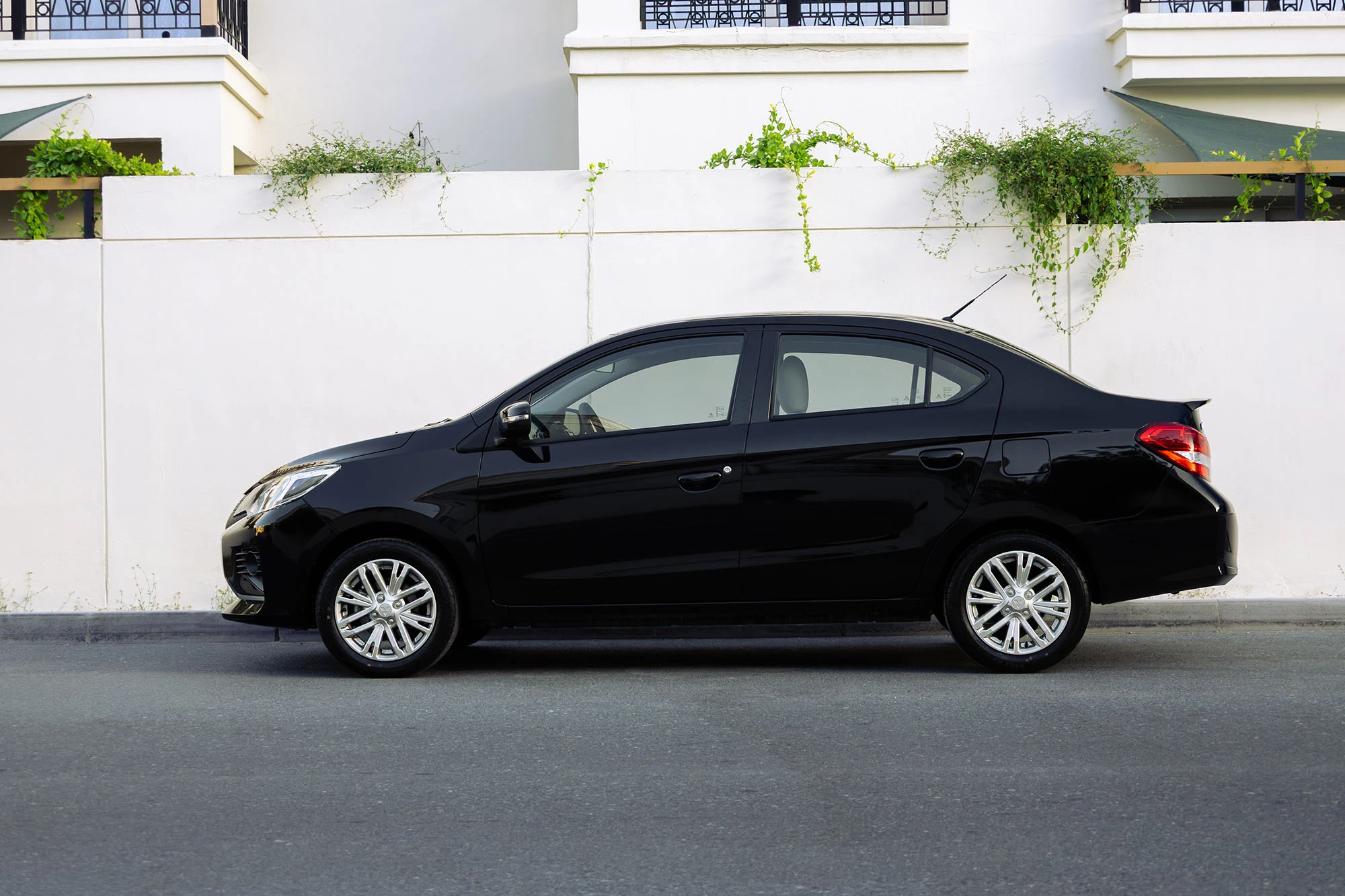 Mitsubishi Attrage Black