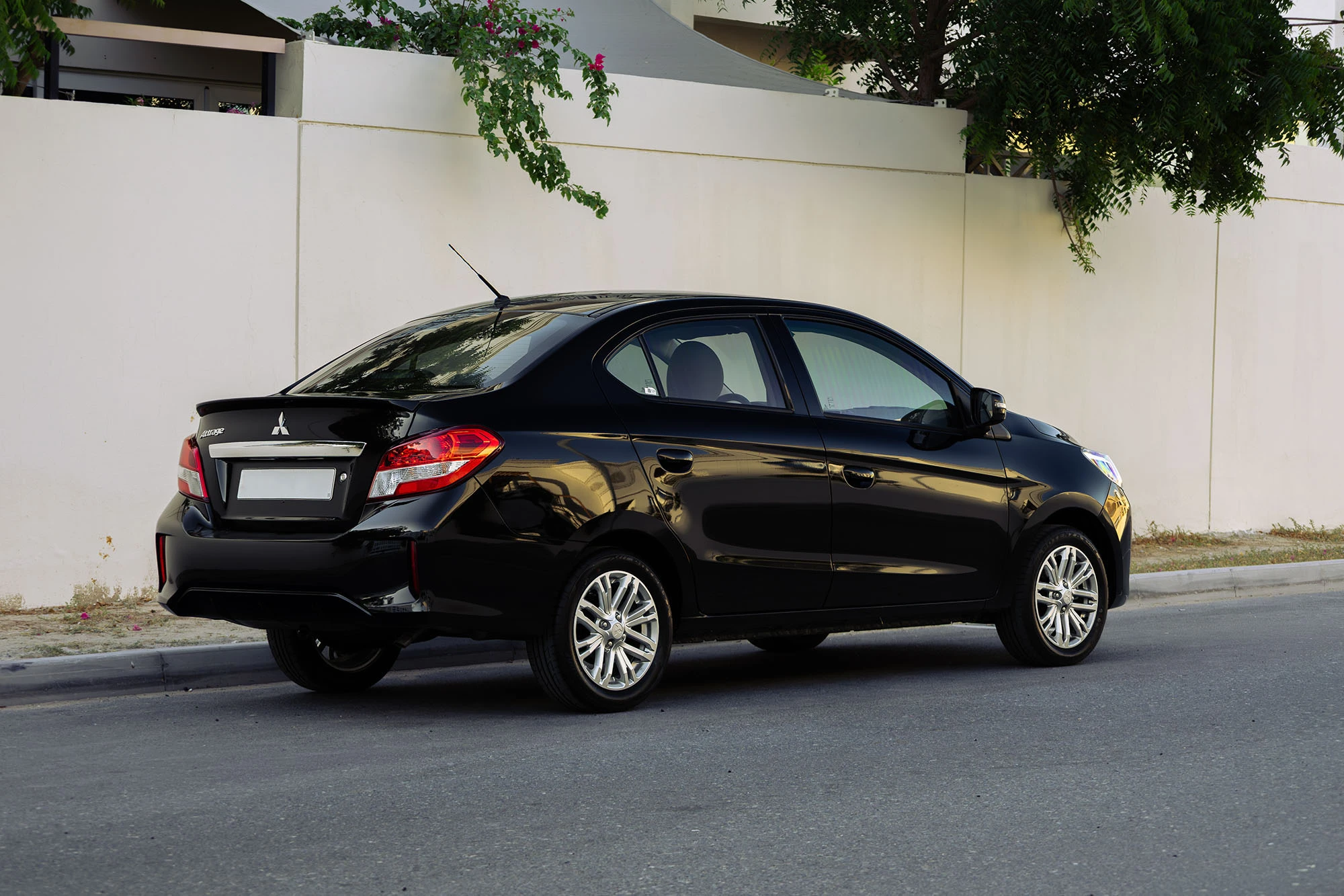 Mitsubishi Attrage Black