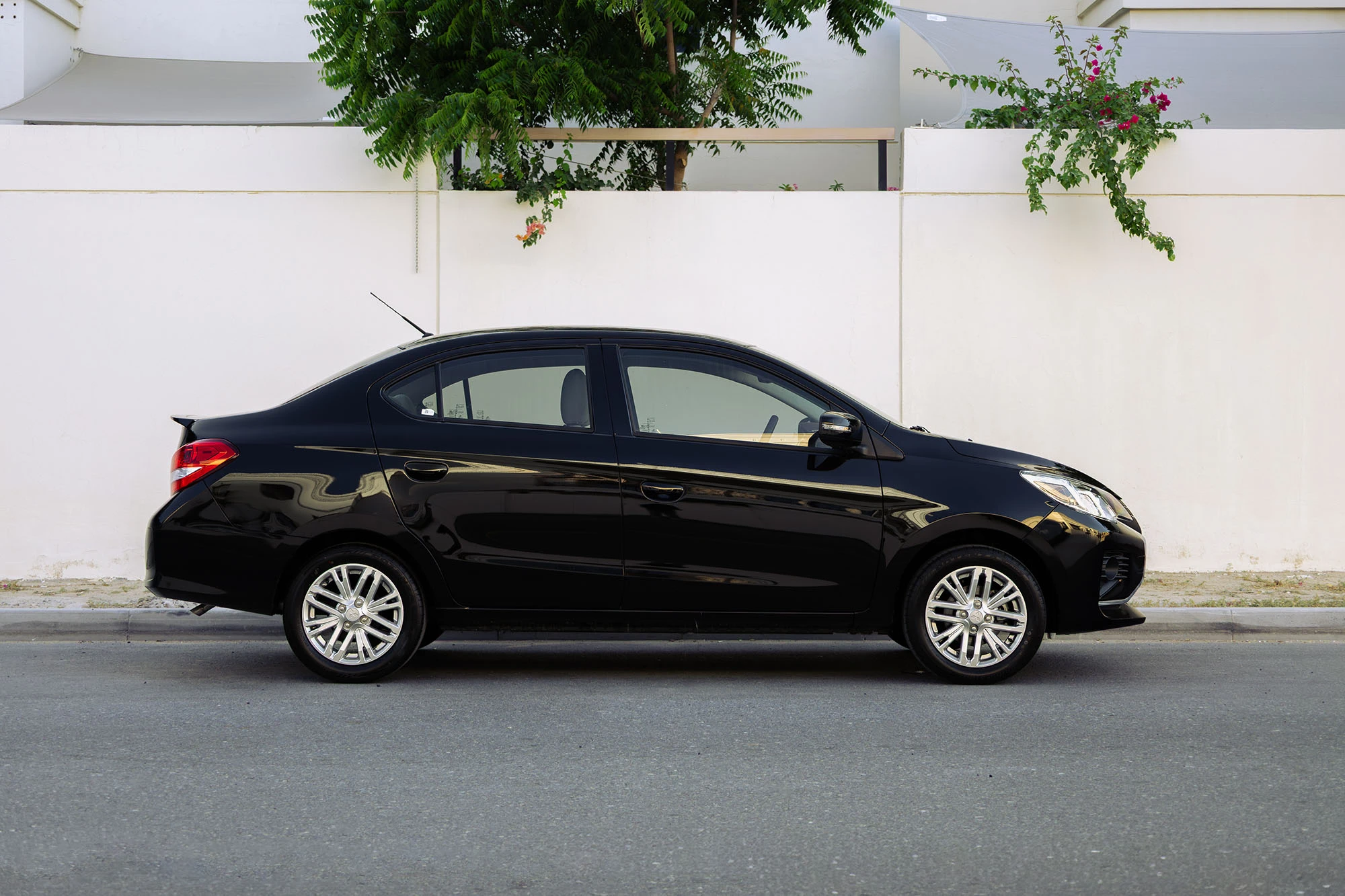 Mitsubishi Attrage Black