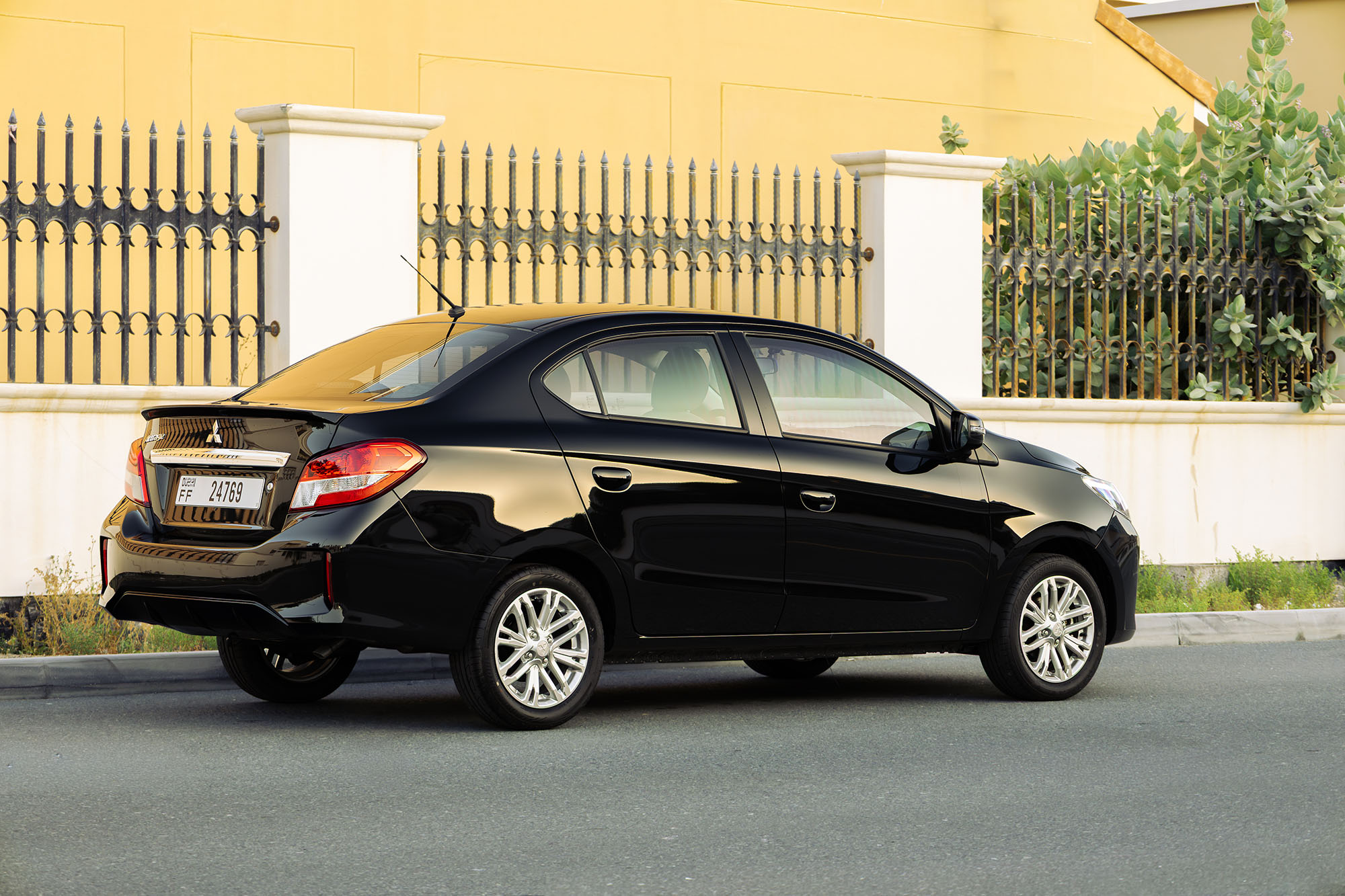 Mitsubishi Attrage Black