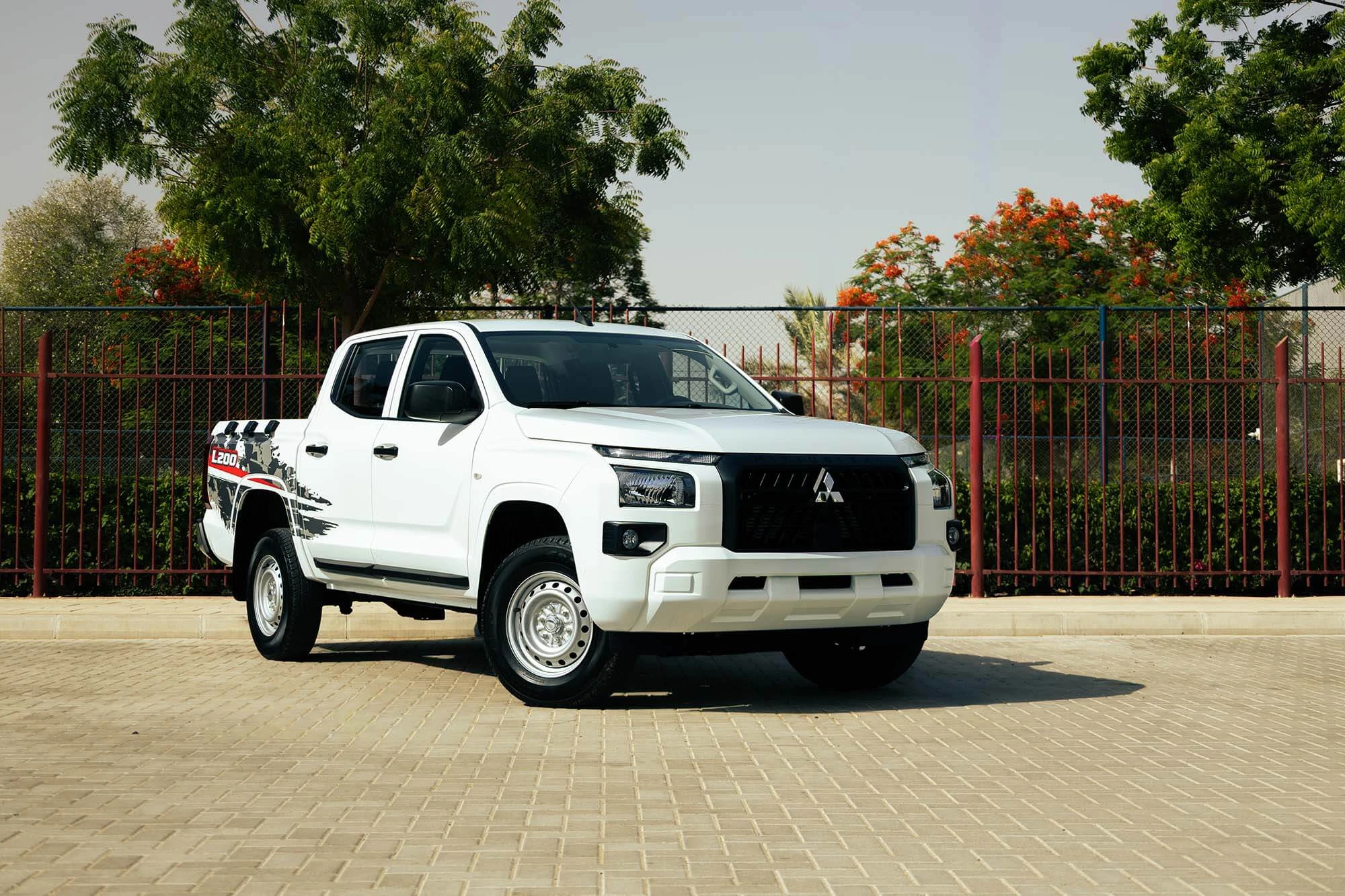 Mitsubishi L200 מכסה כפול אוטומטי לבן