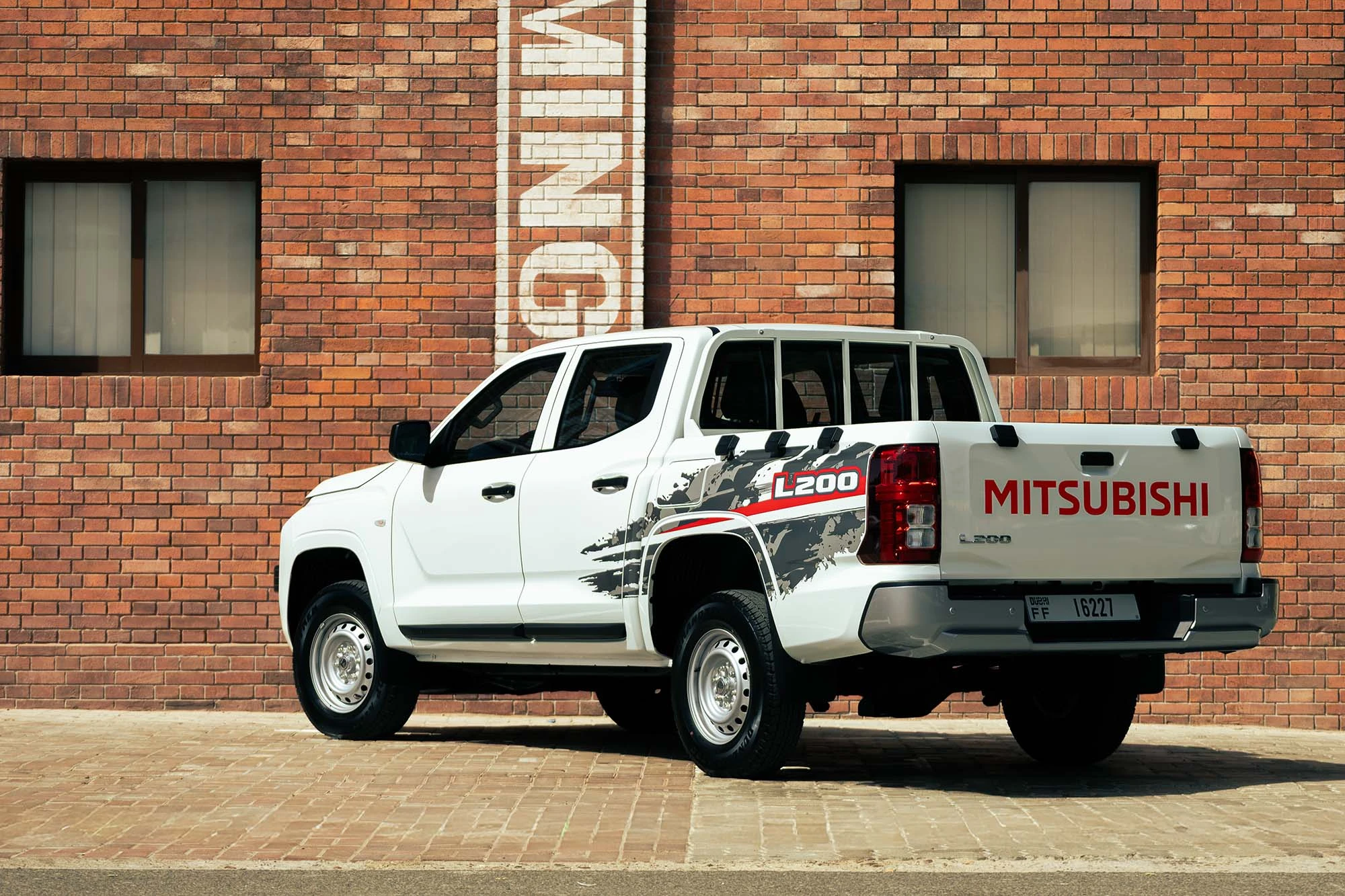 Mitsubishi L200 מכסה כפול אוטומטי לבן