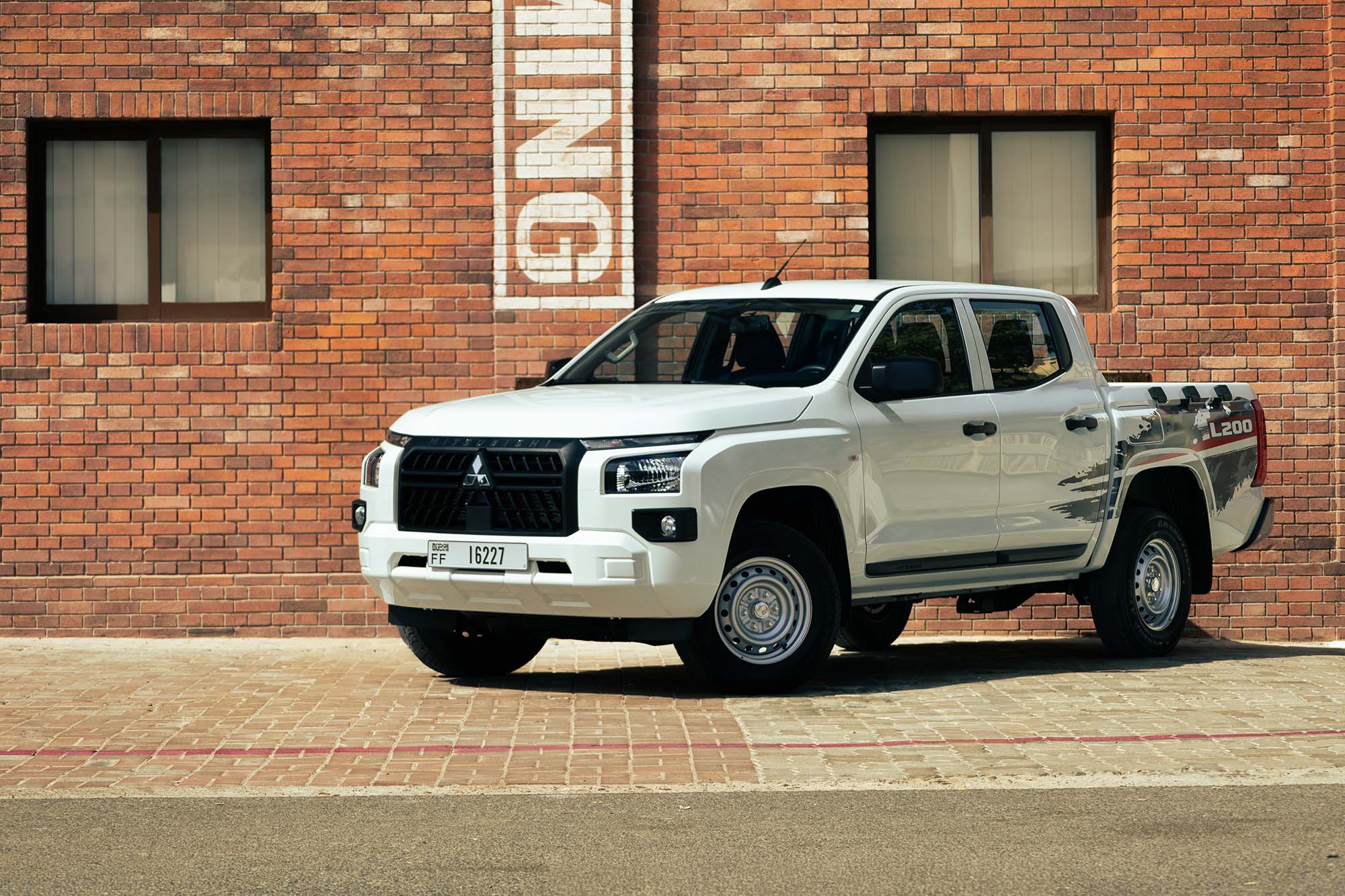 Mitsubishi L200 Double Cap Automatic White