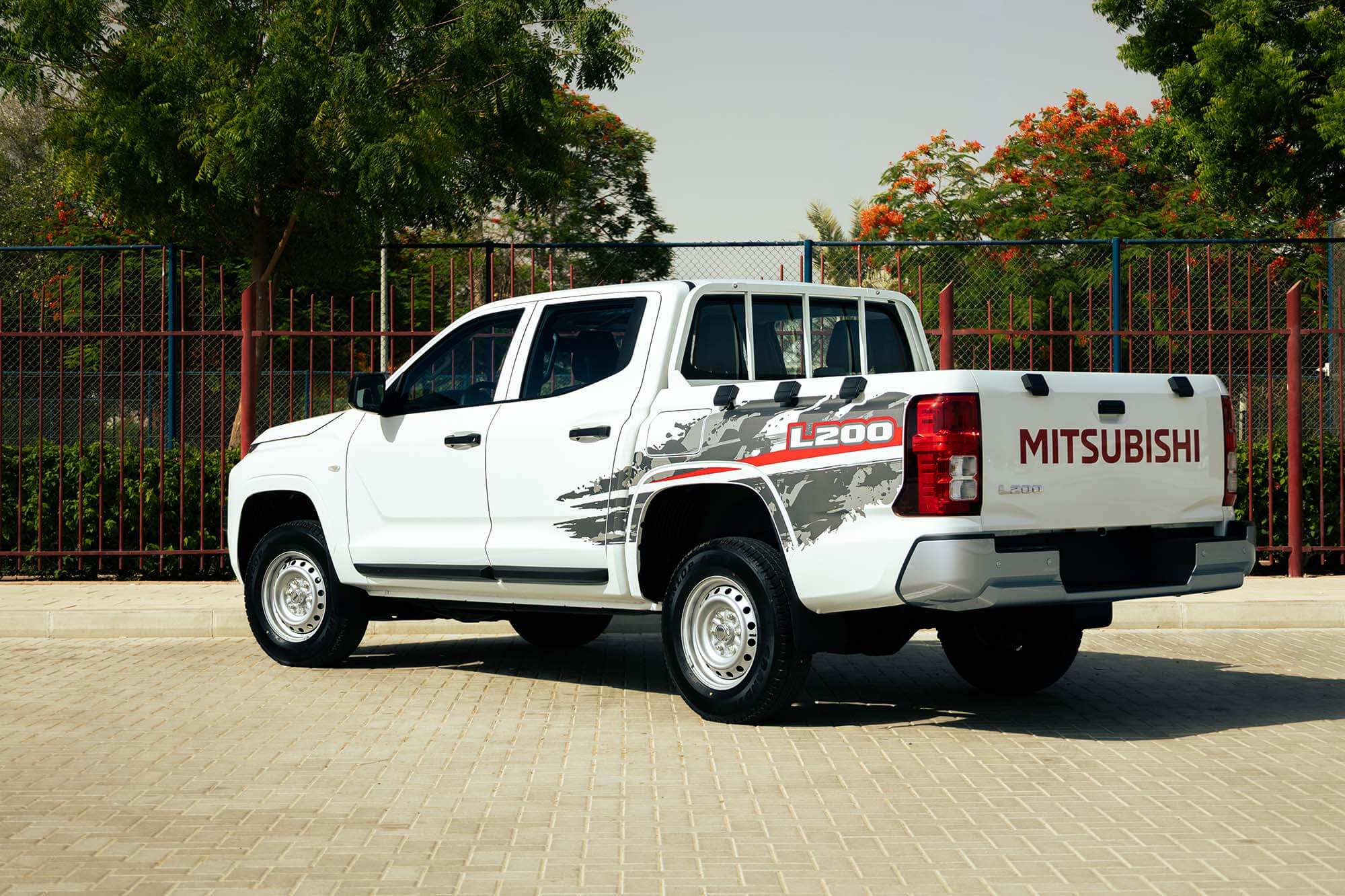 Mitsubishi L200 Double Cap Automatic White