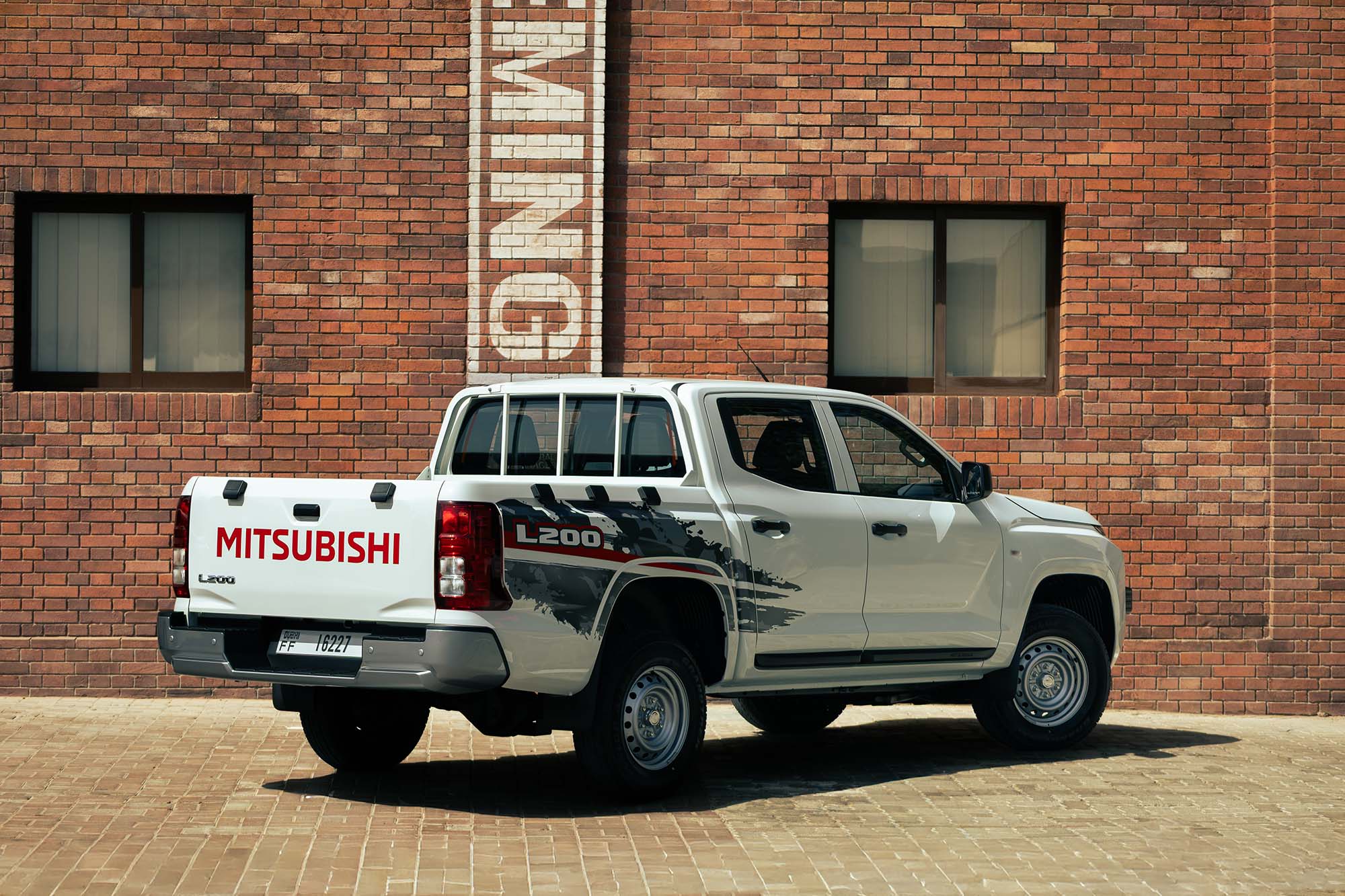 Mitsubishi L200 Double Cap Automatic White