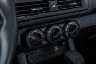 Mitsubishi L200 מכסה כפול אוטומטי לבן Mitsubishi L200 מכסה כפול אוטומטי לבן