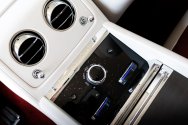 Rolls Royce سبيكتر بلاك كرز أسود اللون الأسود