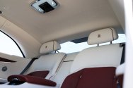 Rolls Royce سبيكتر بلاك كرز أسود اللون الأسود