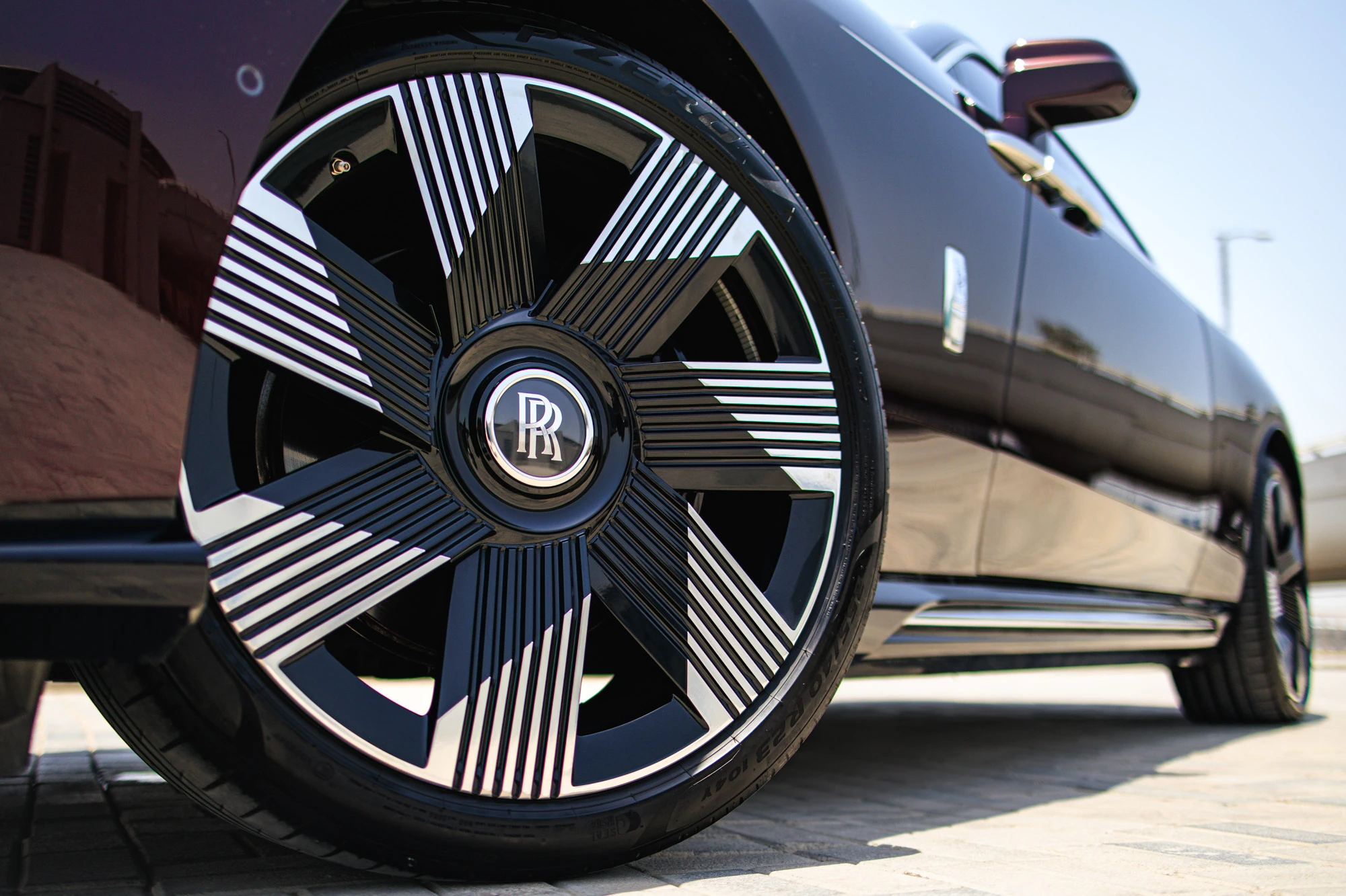 Rolls Royce Spectre sort kirsebær Rolls Royce Spectre sort kirsebær