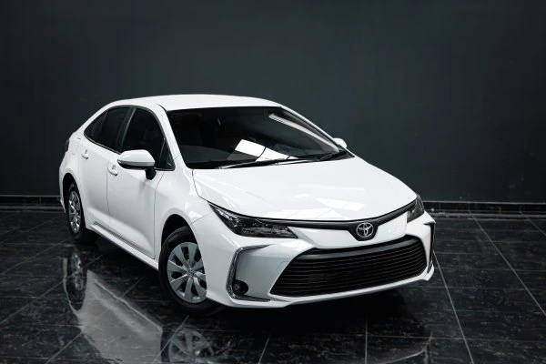 Toyota Corolla לבן