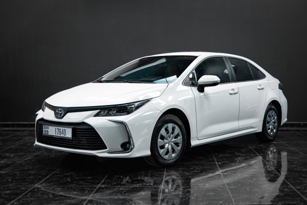 Toyota Corolla أبيض