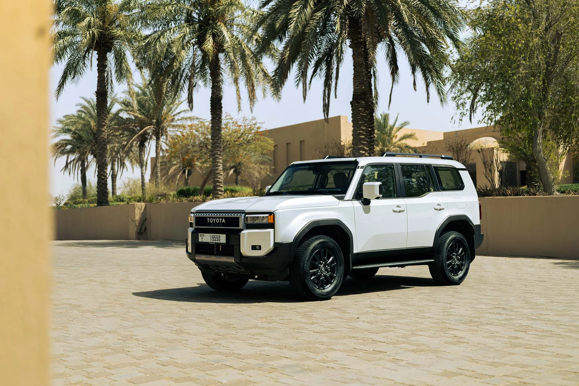 Toyota פראדו מהדור החדש, לבן פנינה Toyota פראדו מהדור החדש, לבן פנינה