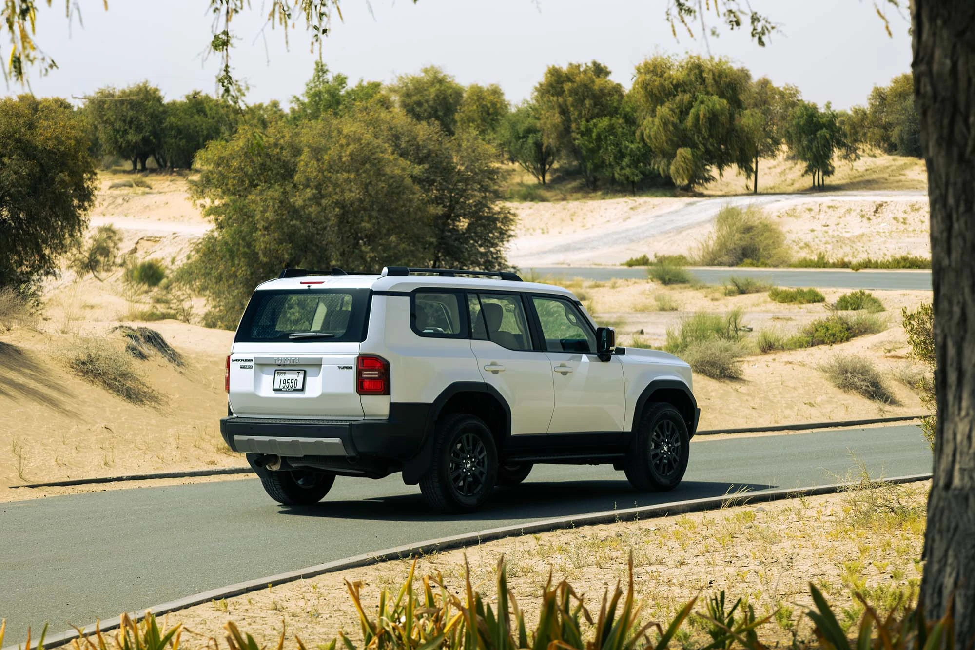 Toyota פראדו מהדור החדש, לבן פנינה Toyota פראדו מהדור החדש, לבן פנינה