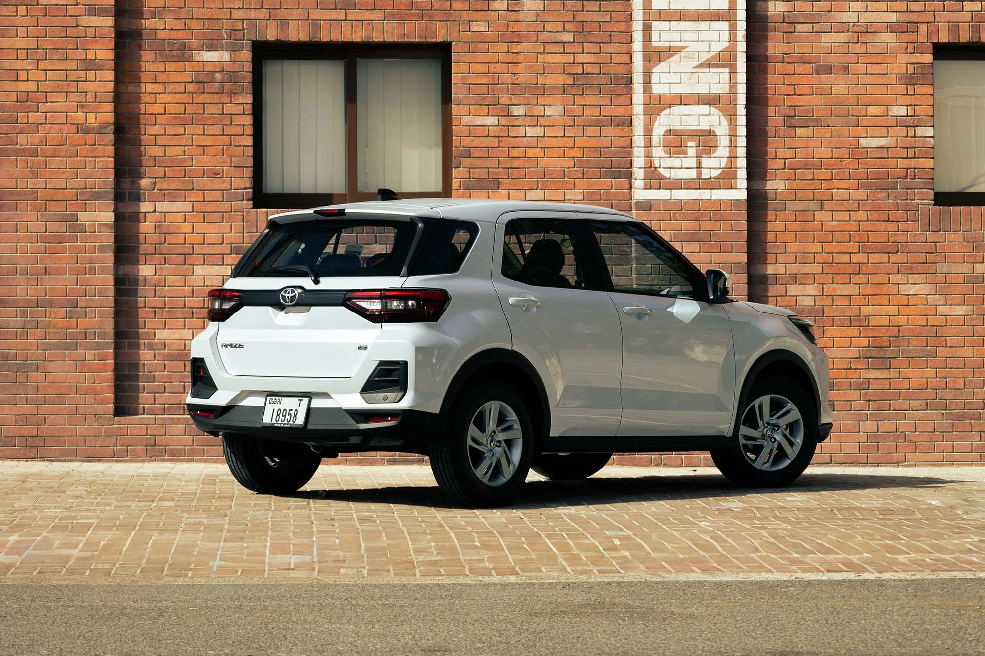 Toyota Raize Vit Pärla