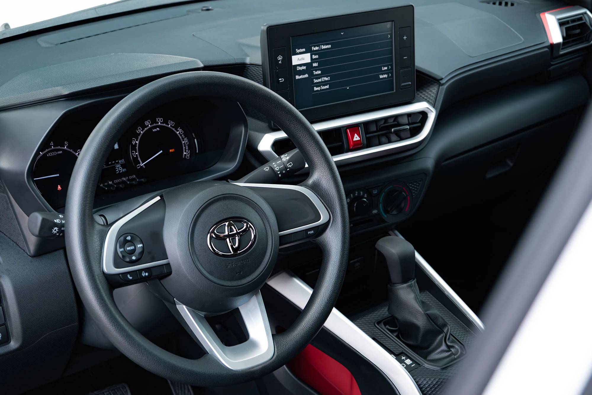 Toyota Raize Weiß Perle