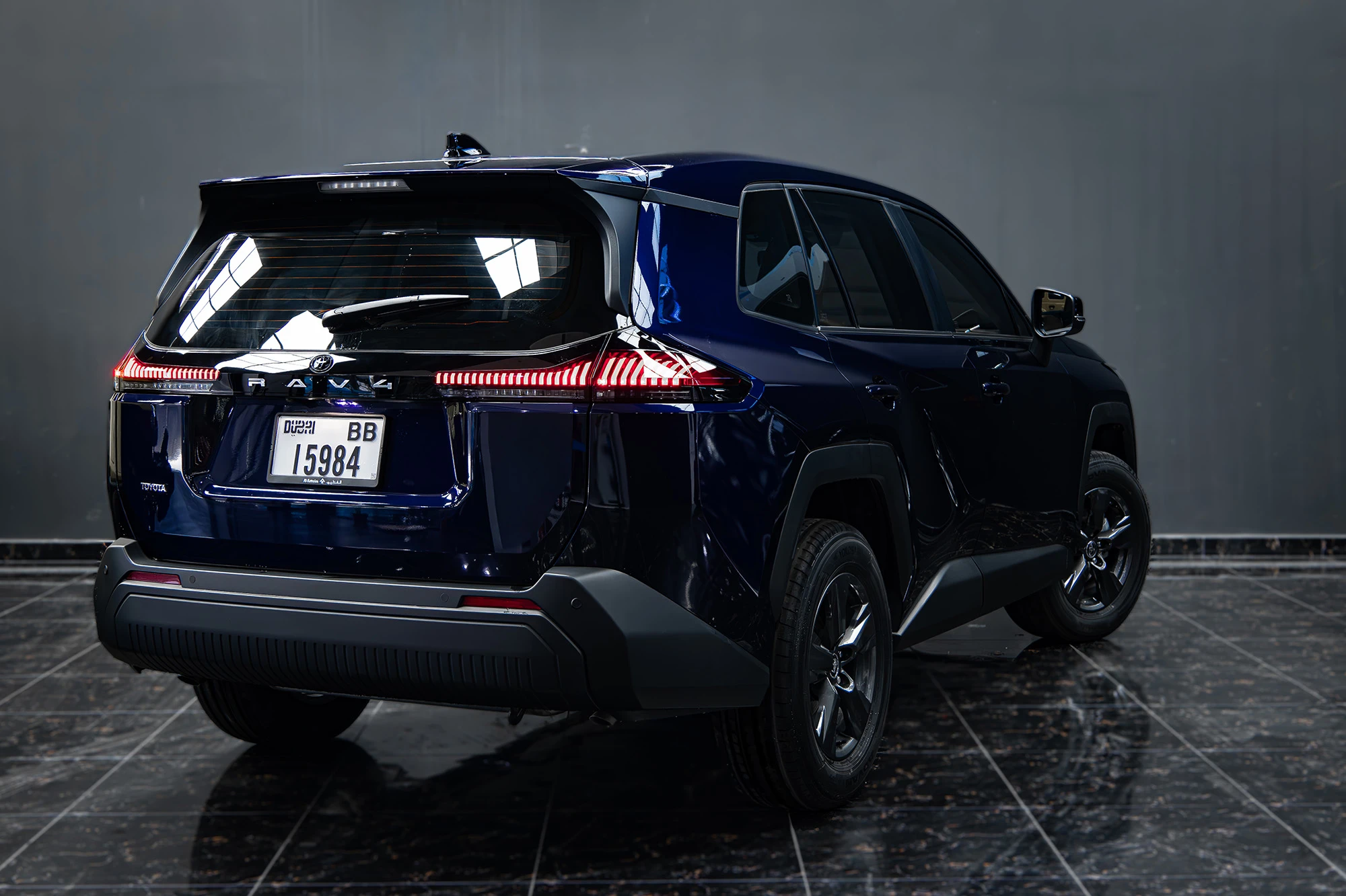 Toyota RAV4 Yeni Nesil Koyu Mavi