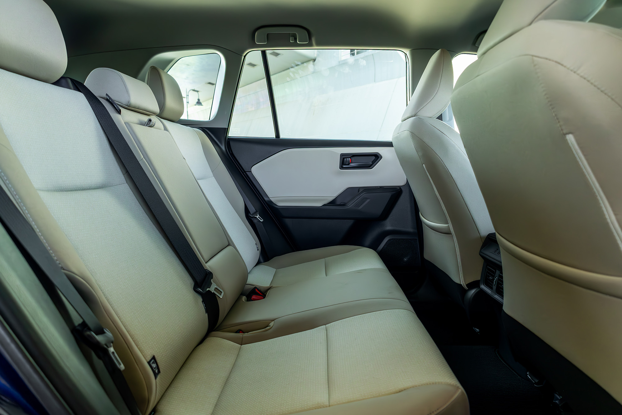 Toyota RAV4 דור חדש, כחול כהה Toyota RAV4 דור חדש, כחול כהה