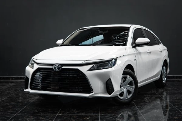 Toyota Yaris דור חדש לבן
