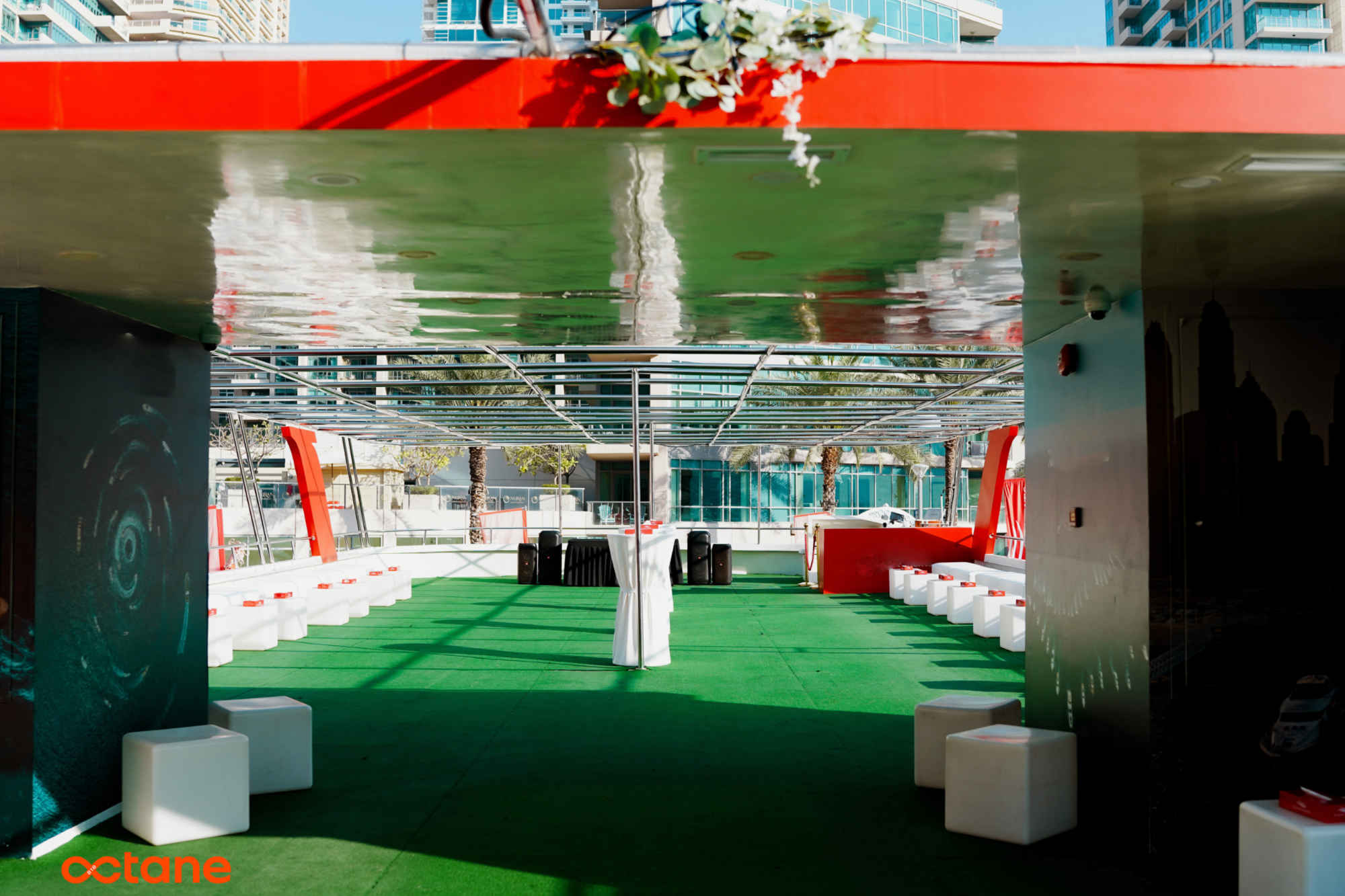 Casa flotante de cristal de 125 pies Casa flotante de cristal de 125 pies