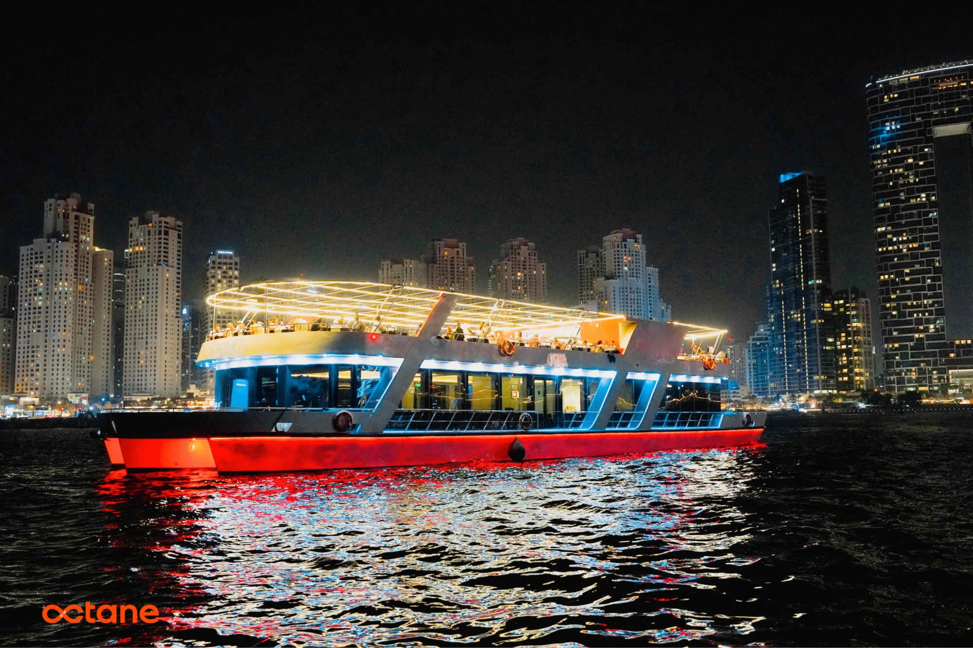 125ft Glass Houseboat
