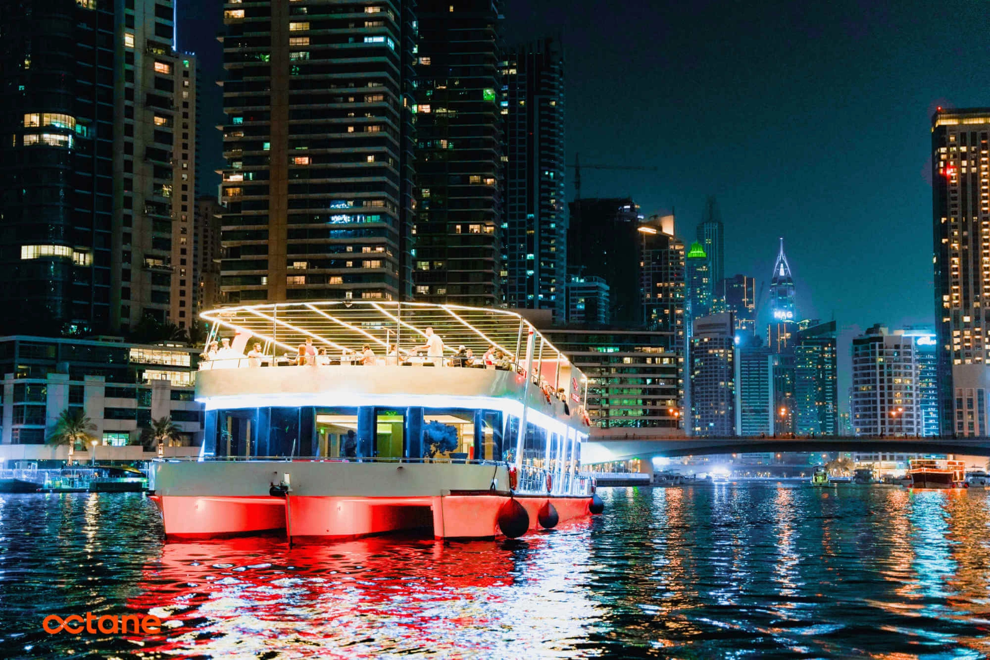 125ft Glass Houseboat 125ft Glass Houseboat