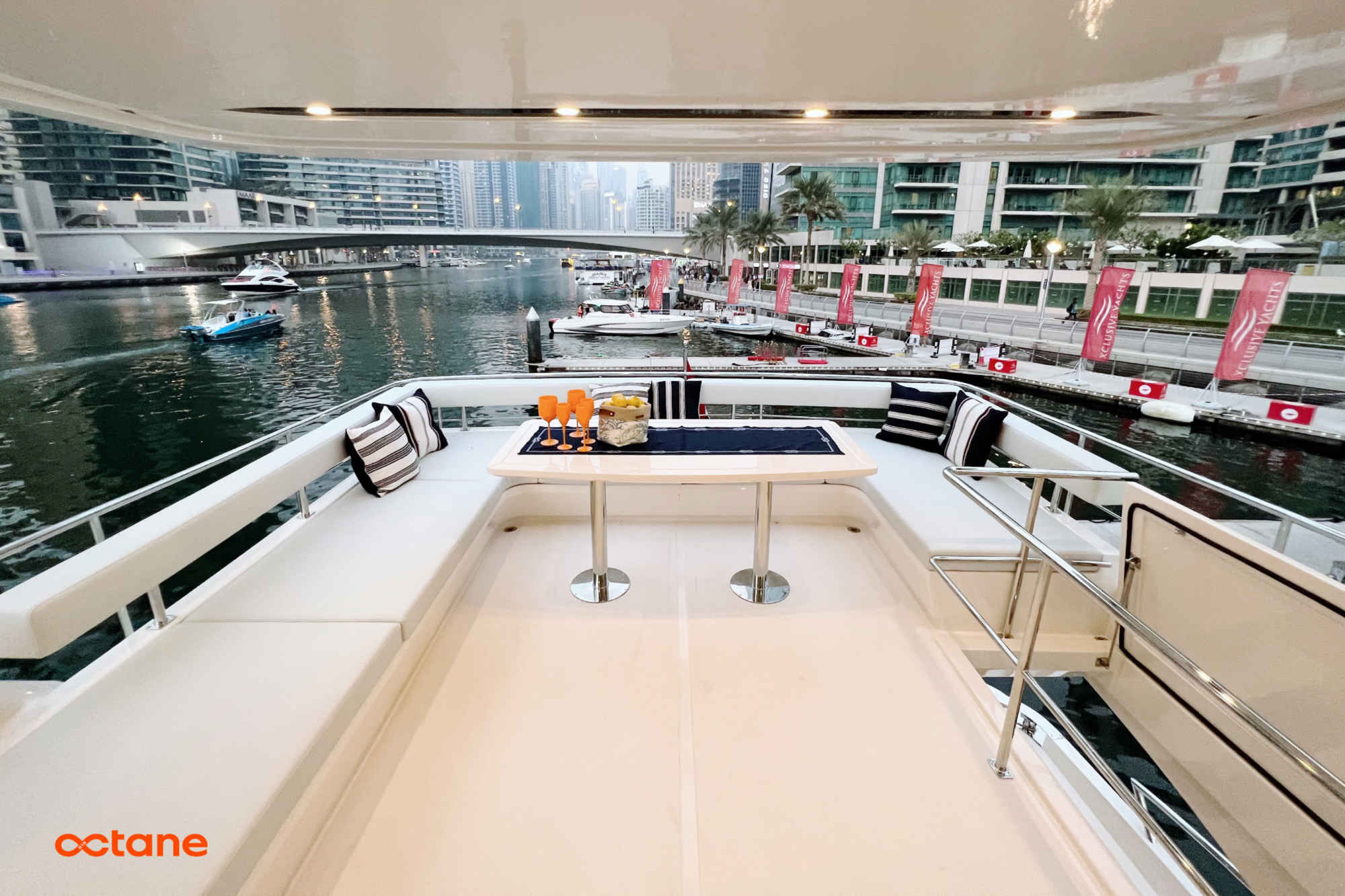 Aquitalia 68 Flybridge Aquitalia 68 Flybridge