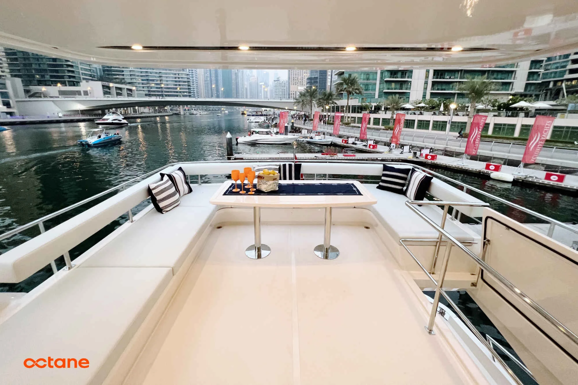 Aquitalia 68 Flybridge Aquitalia 68 Flybridge