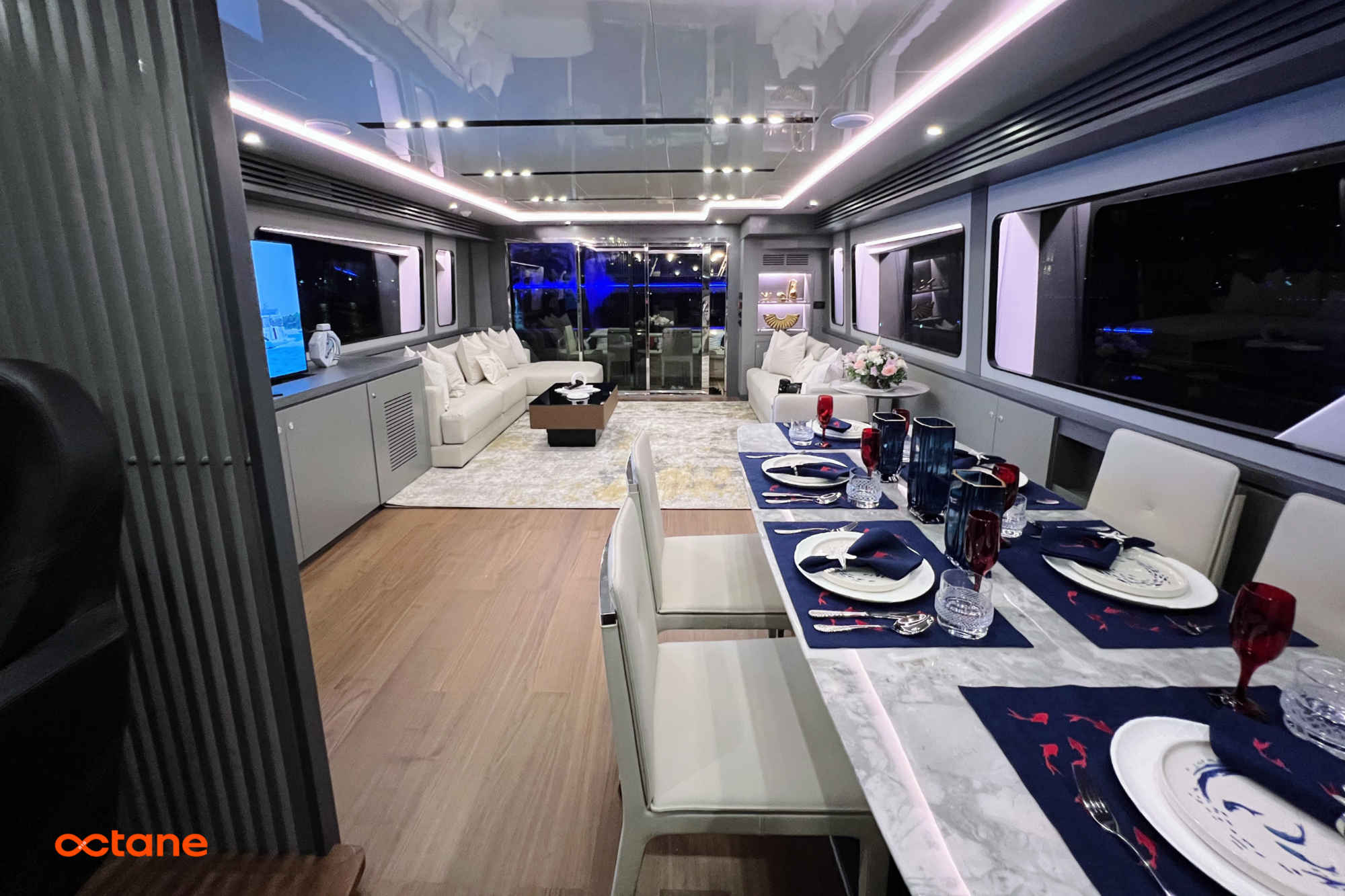 Aquitalia 68 Flybridge Aquitalia 68 Flybridge