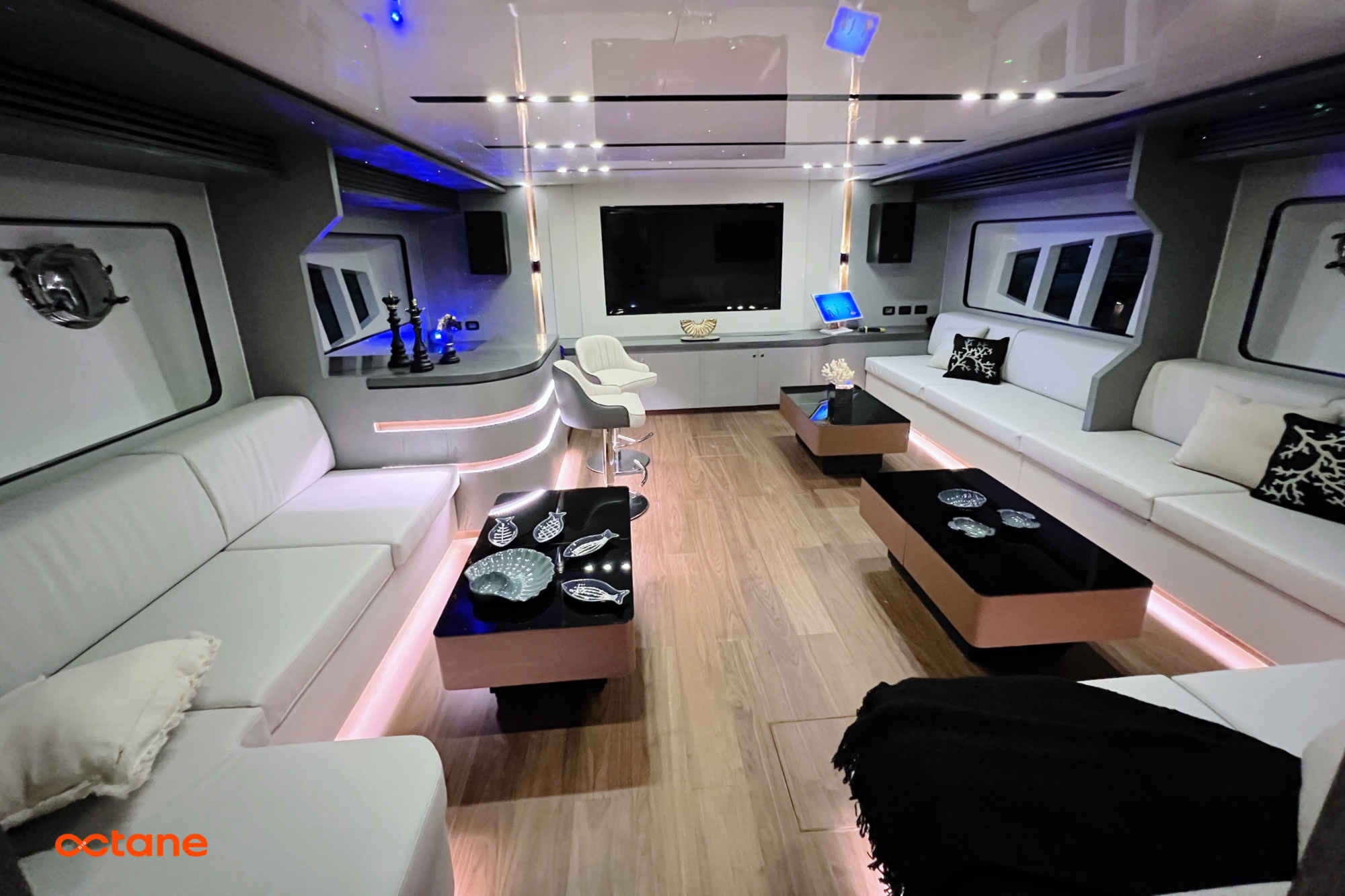 Aquitalia 68 Flybridge Aquitalia 68 Flybridge